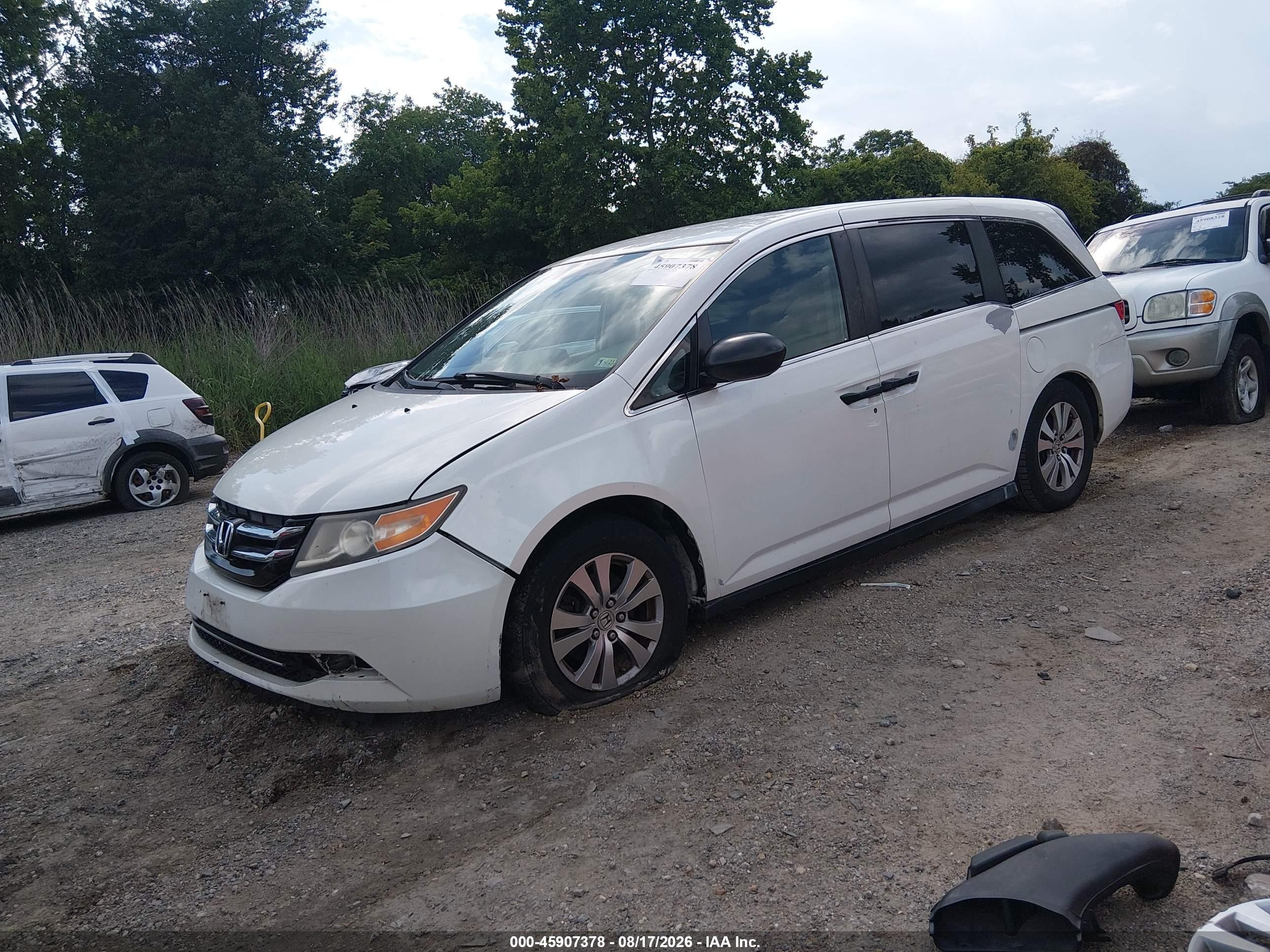 2014 Honda Odyssey Lx White vin: 5FNRL5H26EB044336