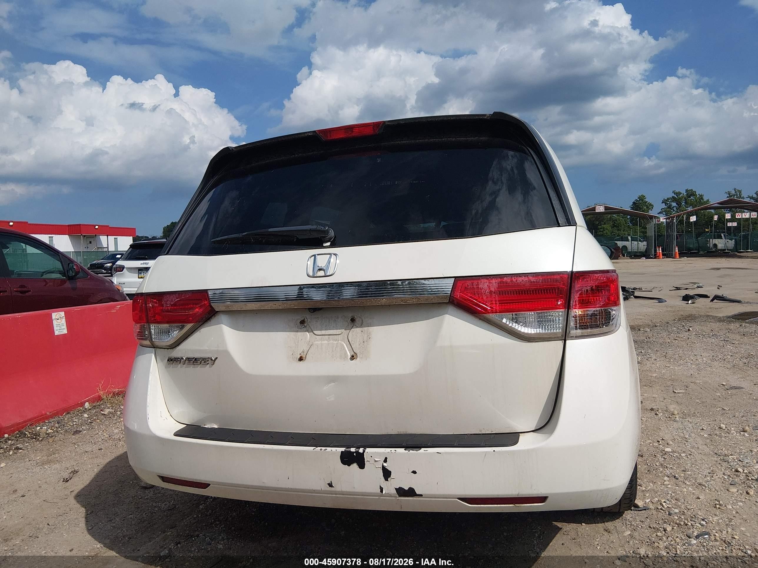 2014 Honda Odyssey Lx White vin: 5FNRL5H26EB044336