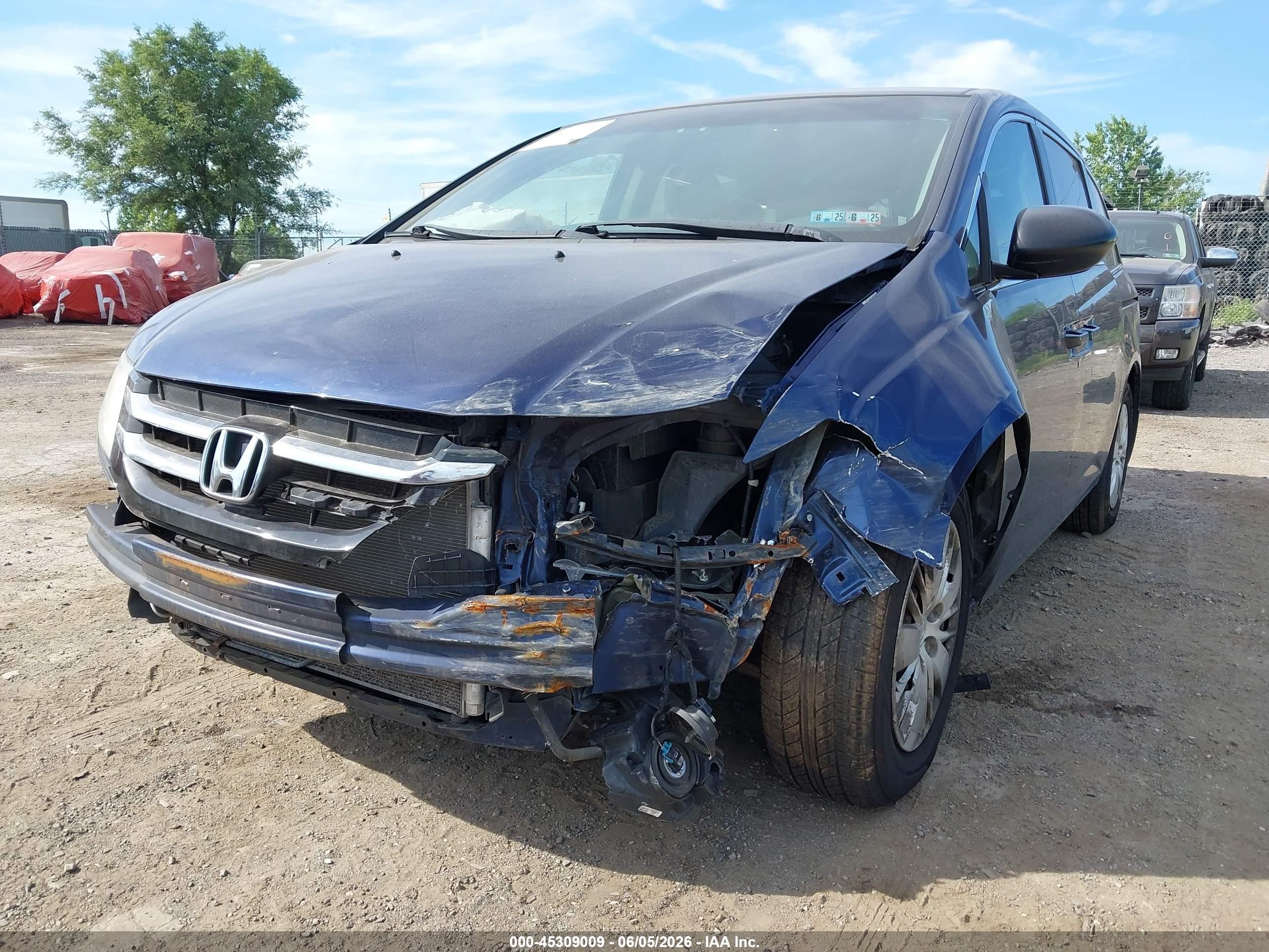 2015 Honda Odyssey Lx Blue vin: 5FNRL5H26FB099581