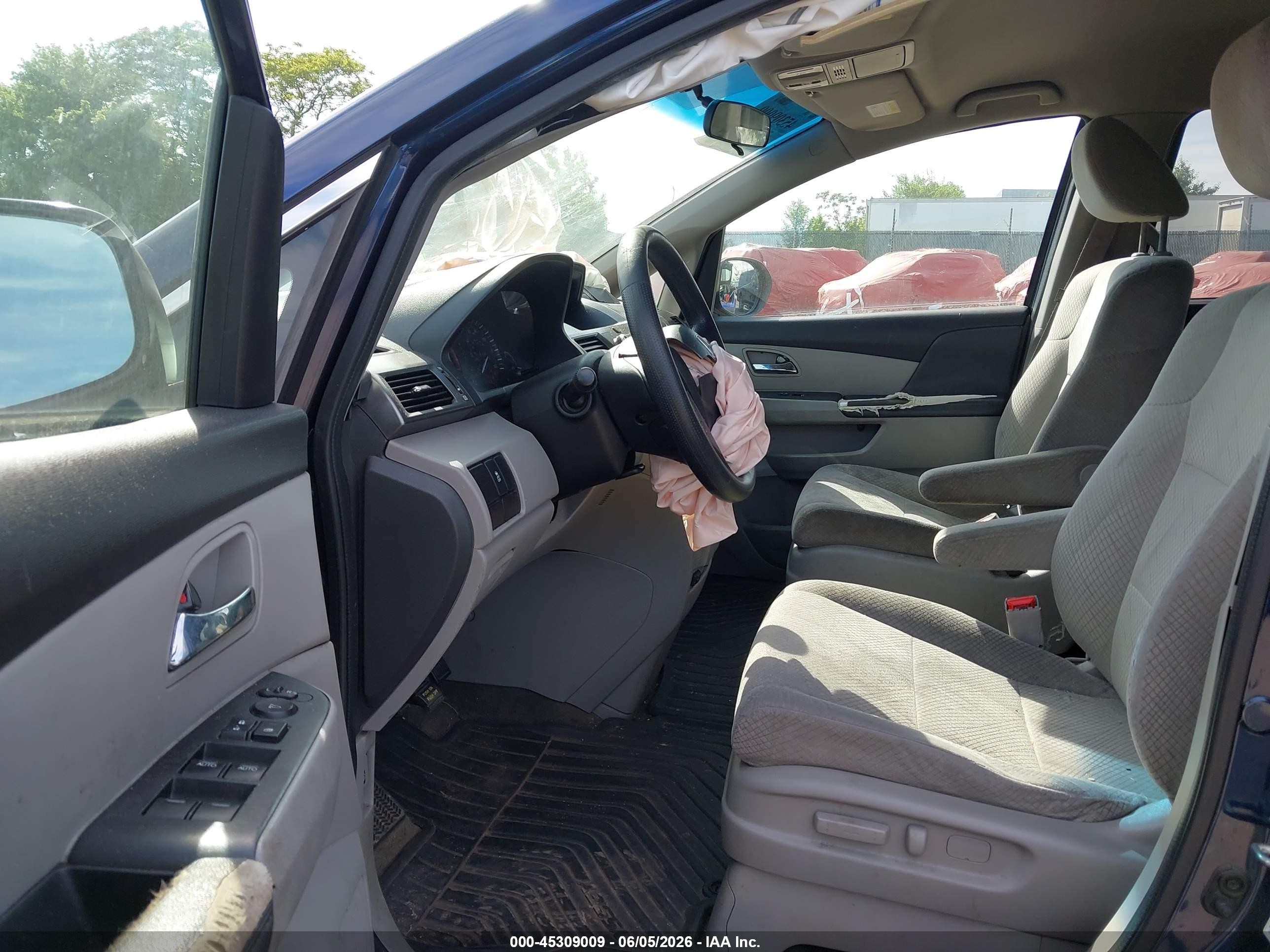 2015 Honda Odyssey Lx Blue vin: 5FNRL5H26FB099581