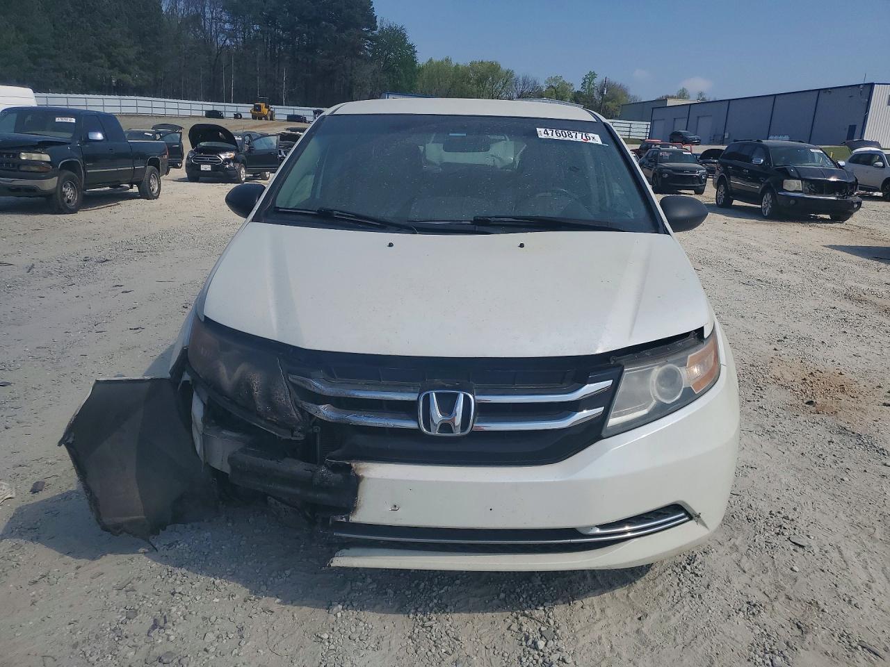 2015 Honda Odyssey Lx White vin: 5FNRL5H26FB129954