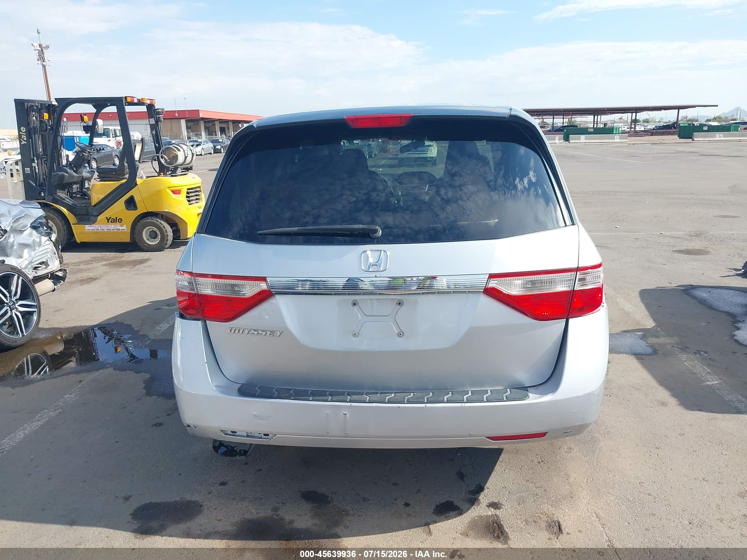 2011 Honda Odyssey Lx Silver vin: 5FNRL5H27BB007212