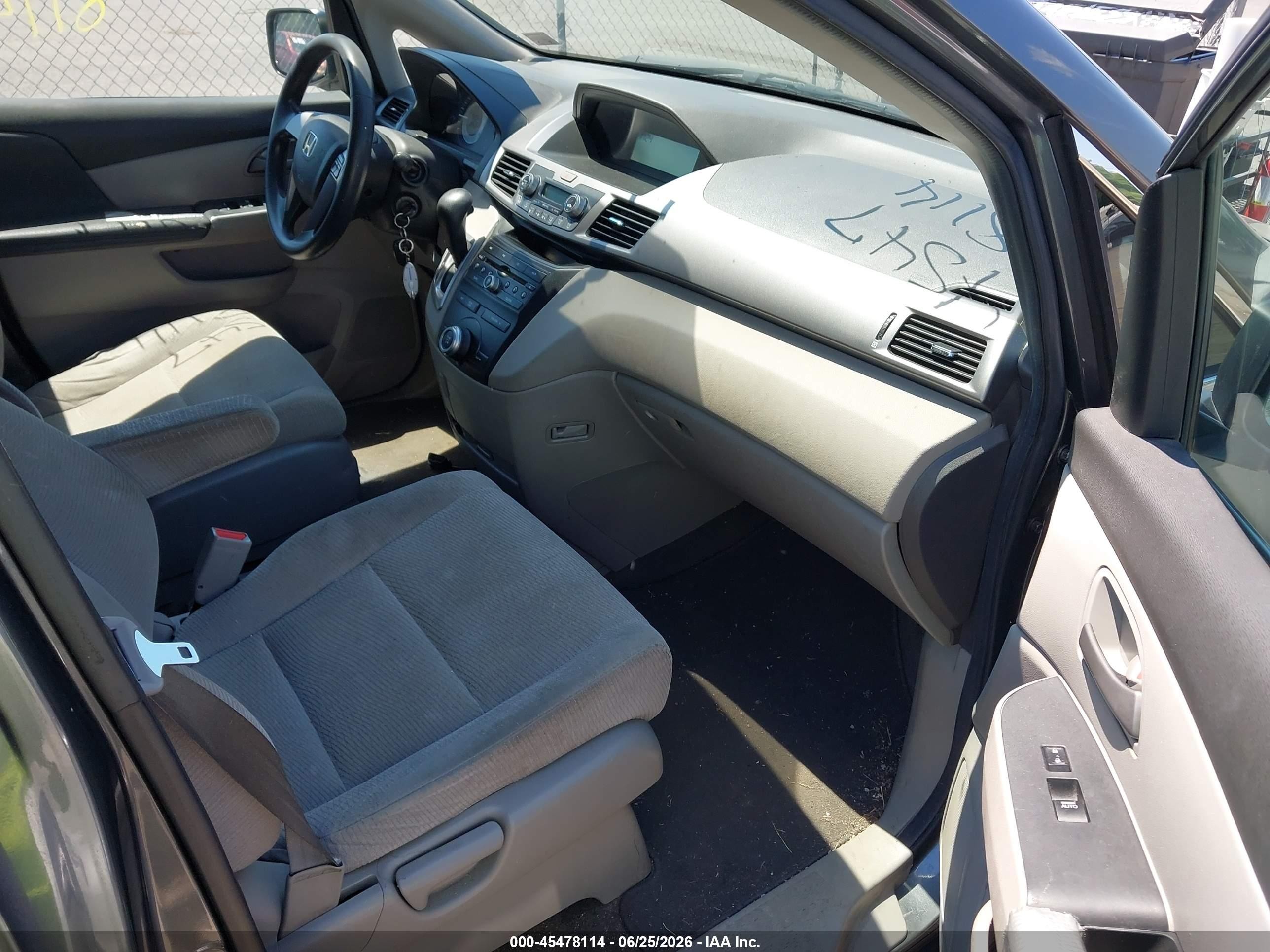 2011 Honda Odyssey Lx Gray vin: 5FNRL5H27BB024852