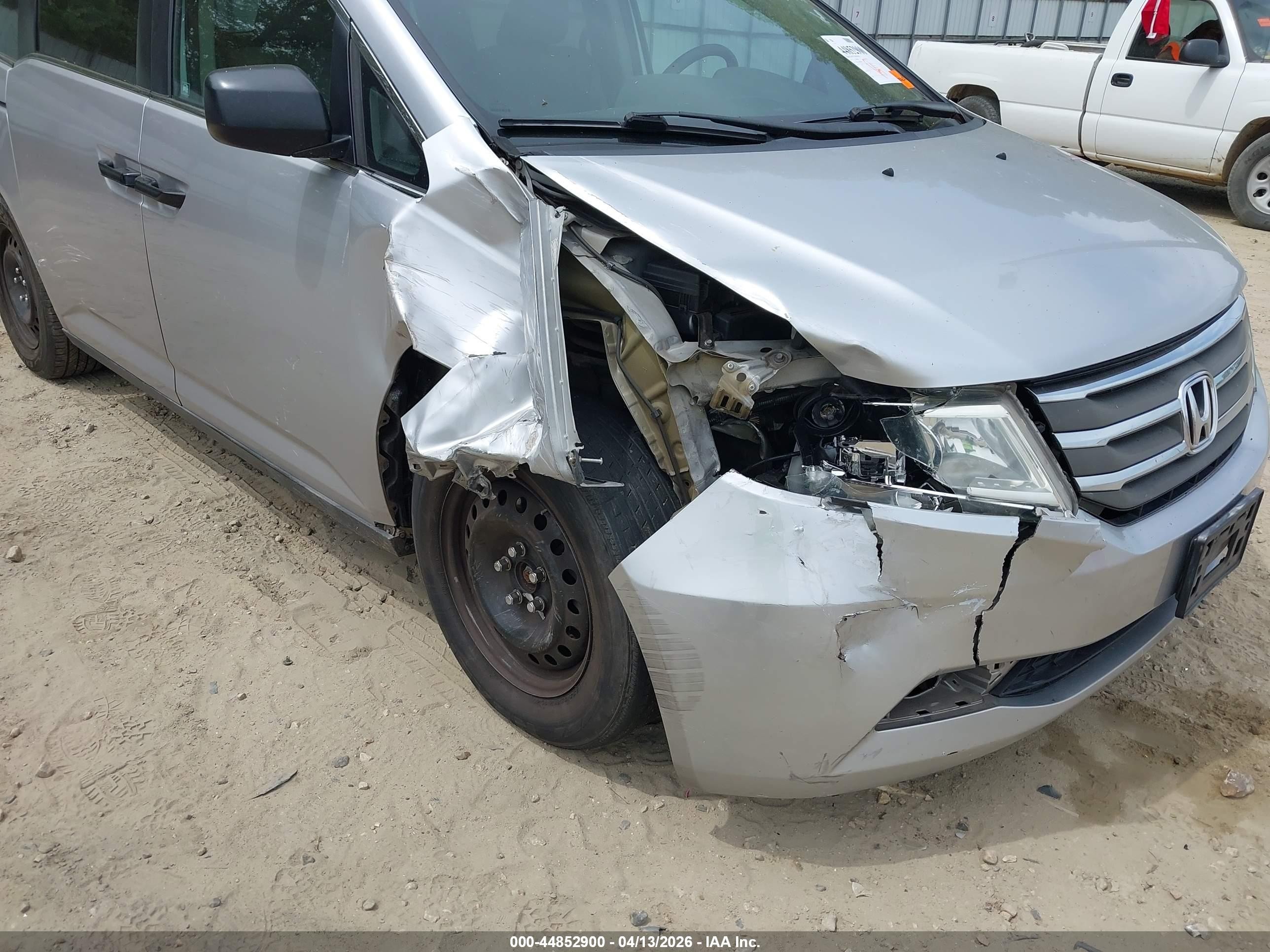 2011 Honda Odyssey Lx Серебряный vin: 5FNRL5H27BB045040