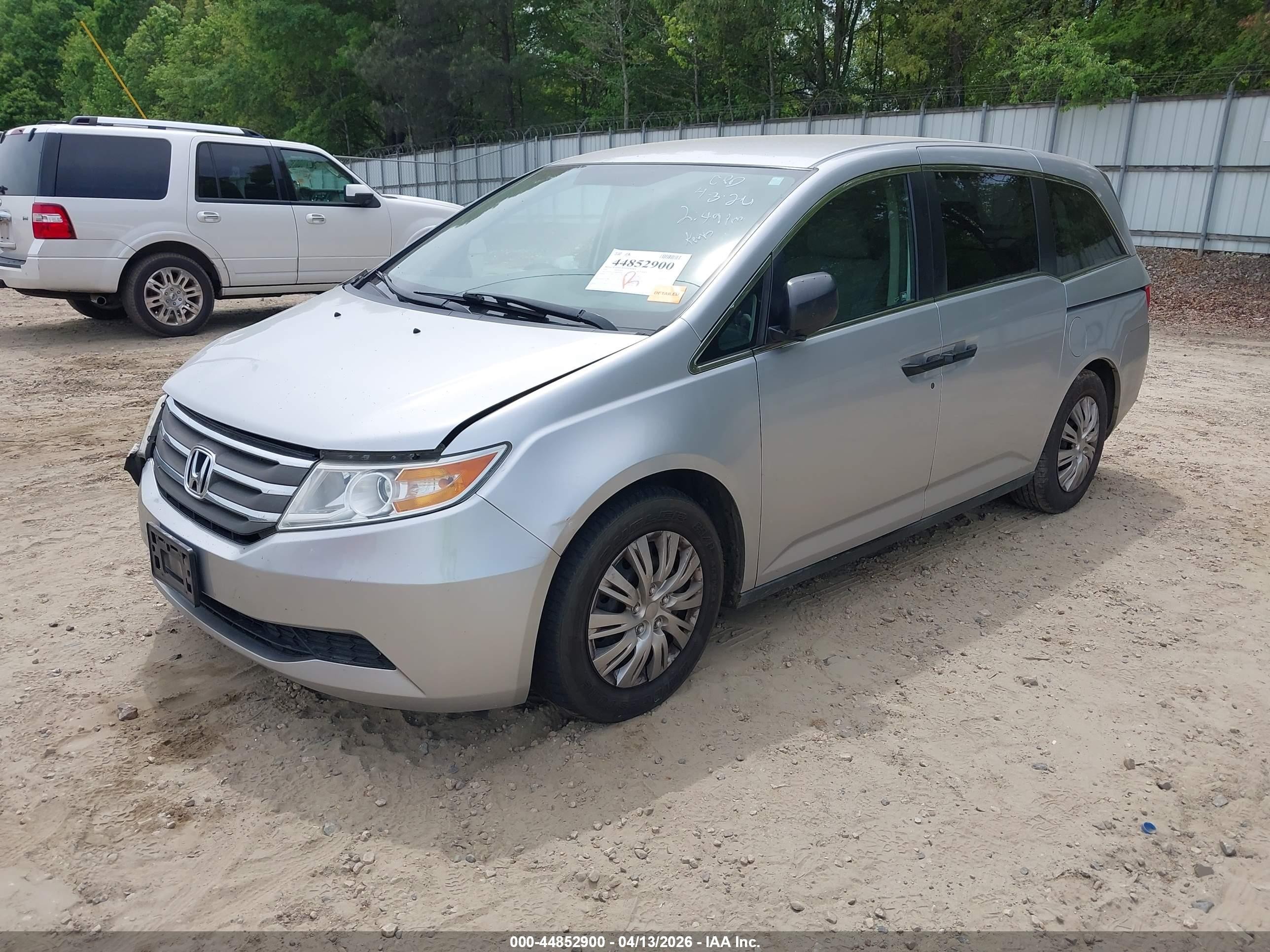 2011 Honda Odyssey Lx Серебряный vin: 5FNRL5H27BB045040