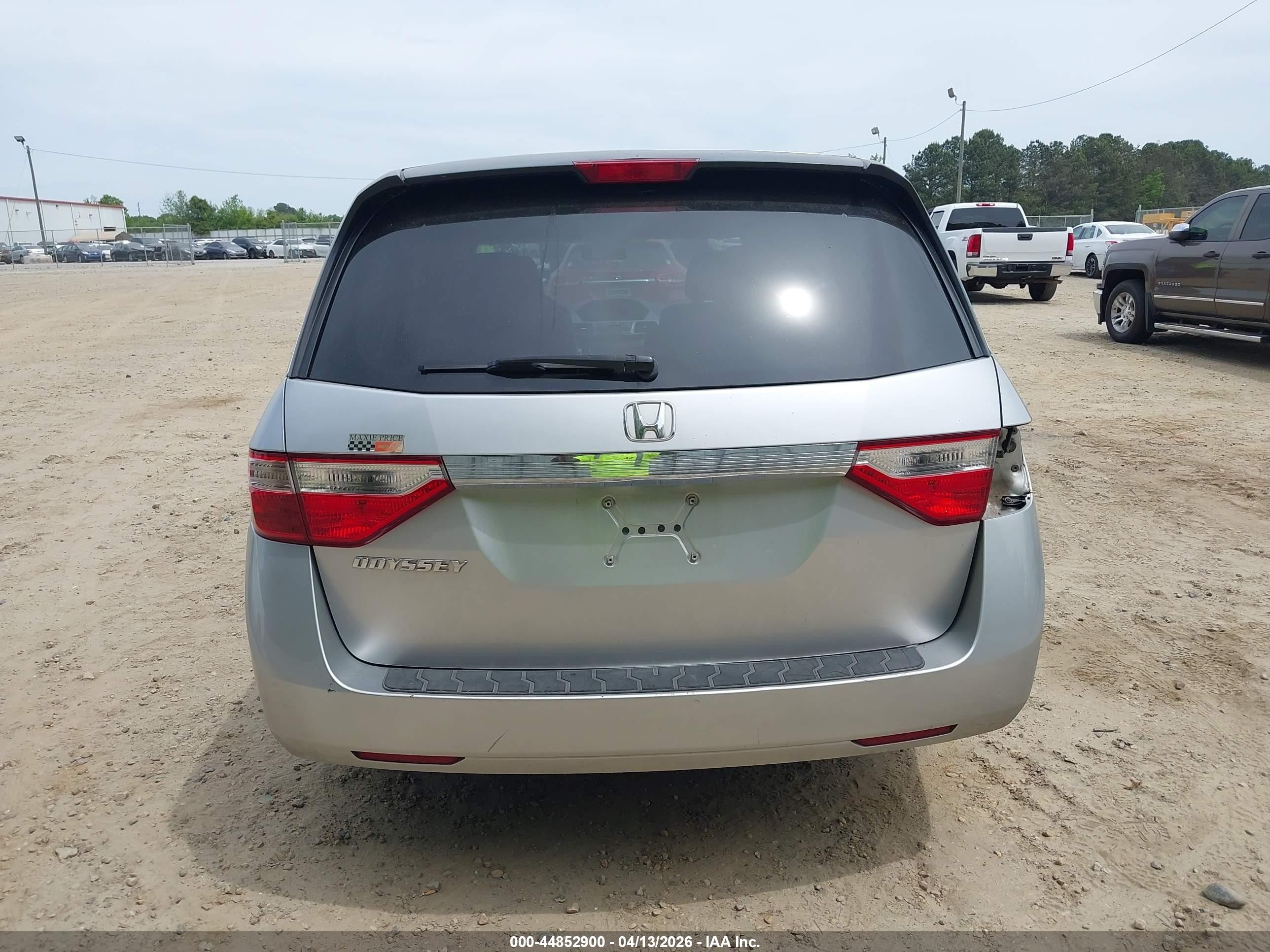 2011 Honda Odyssey Lx Серебряный vin: 5FNRL5H27BB045040