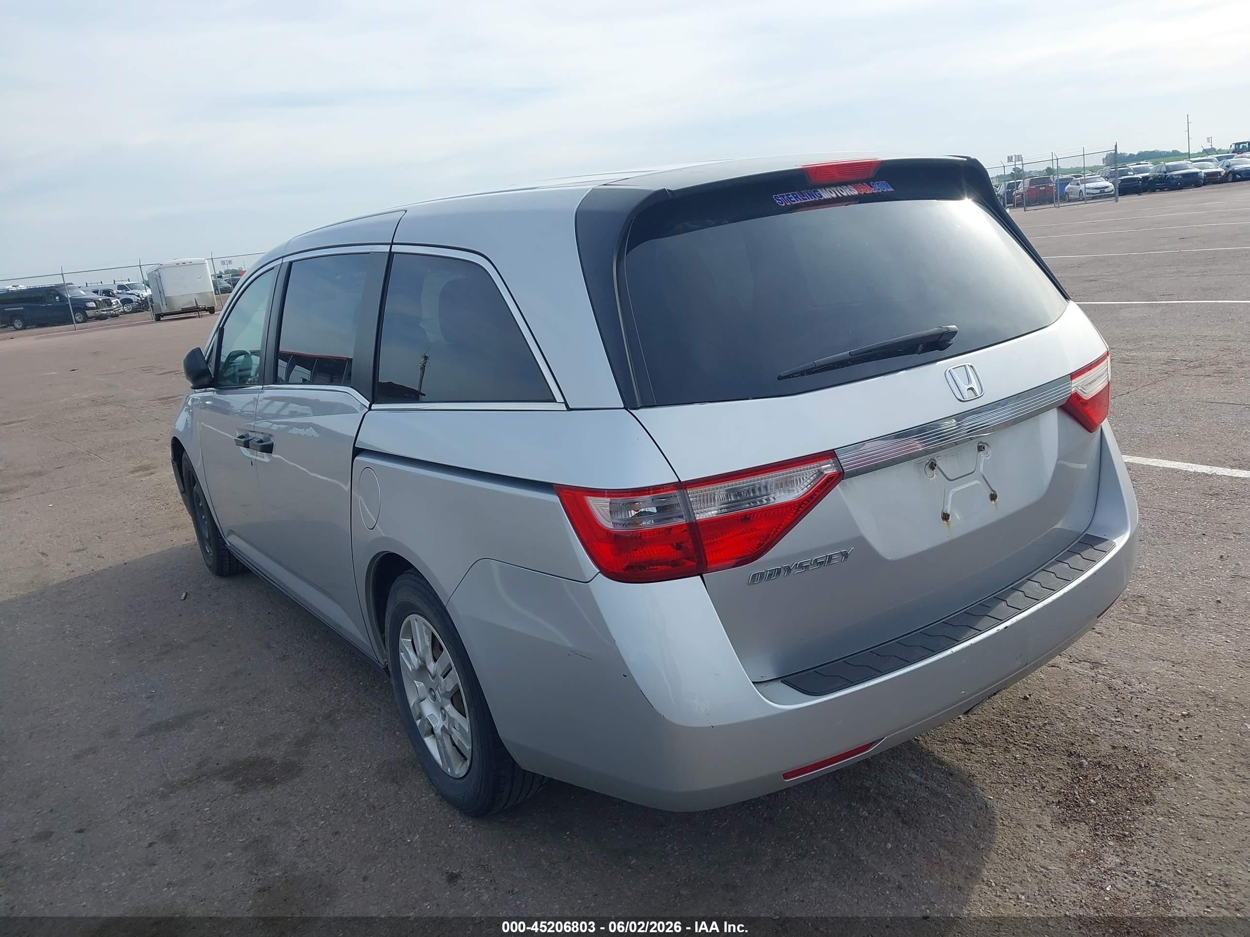 2012 Honda Odyssey Lx Silver vin: 5FNRL5H27CB114875