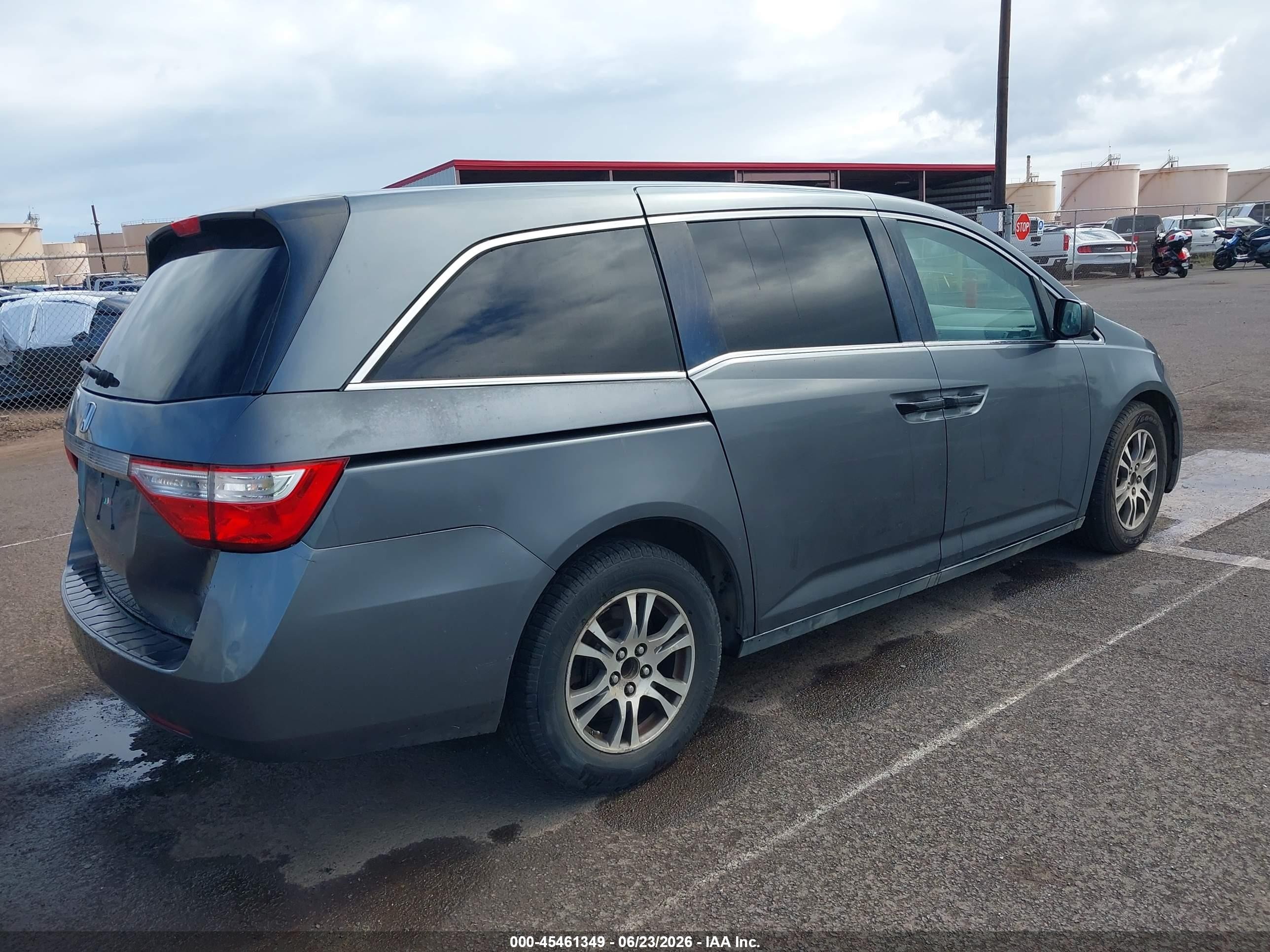 2013 Honda Odyssey Lx Gray vin: 5FNRL5H27DB052931
