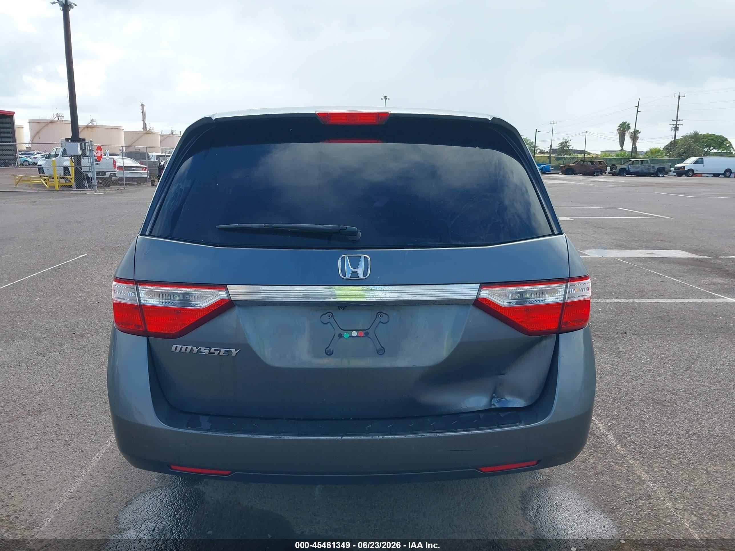 2013 Honda Odyssey Lx Gray vin: 5FNRL5H27DB052931