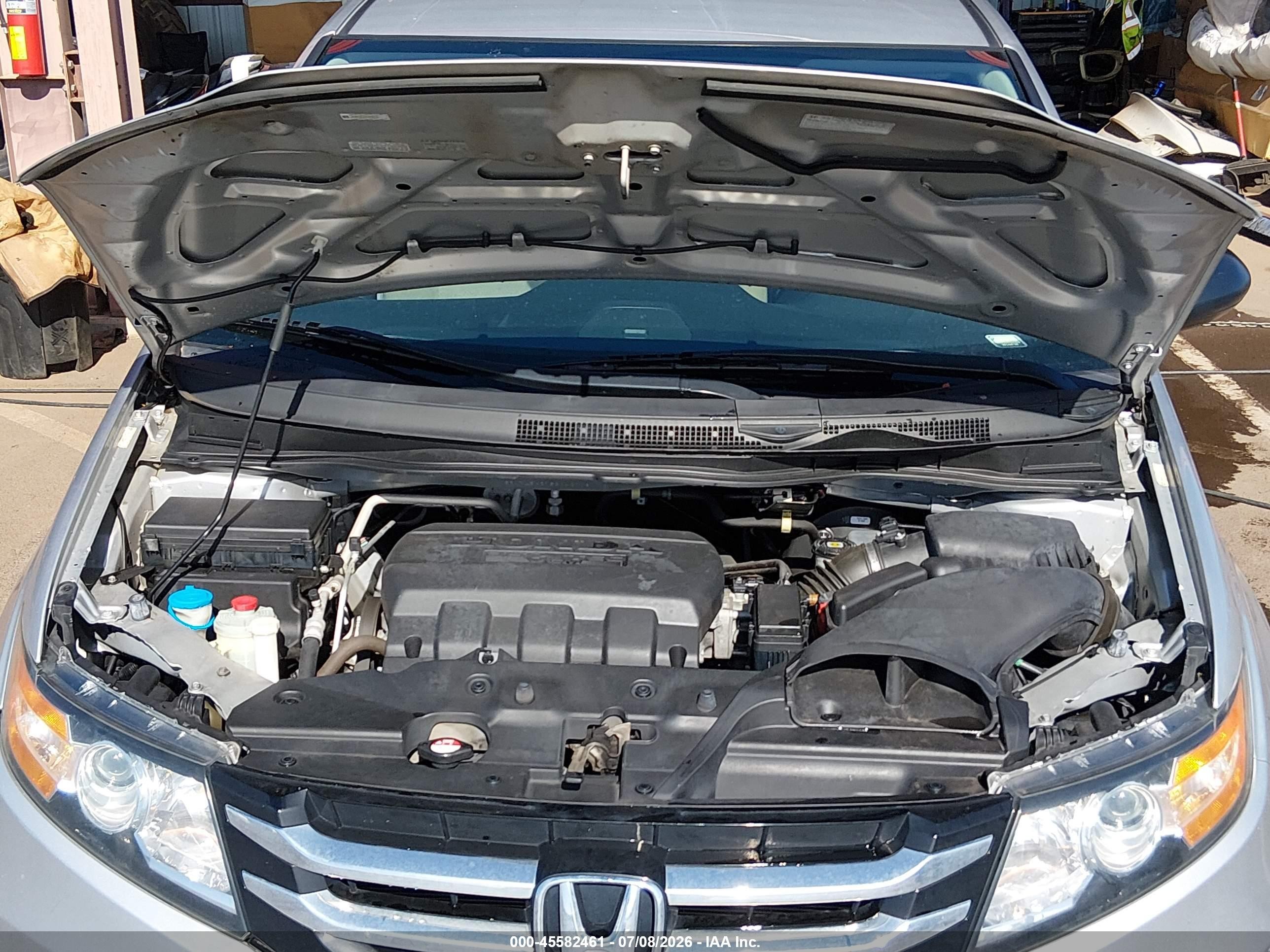 2014 Honda Odyssey Lx Silver vin: 5FNRL5H27EB042708