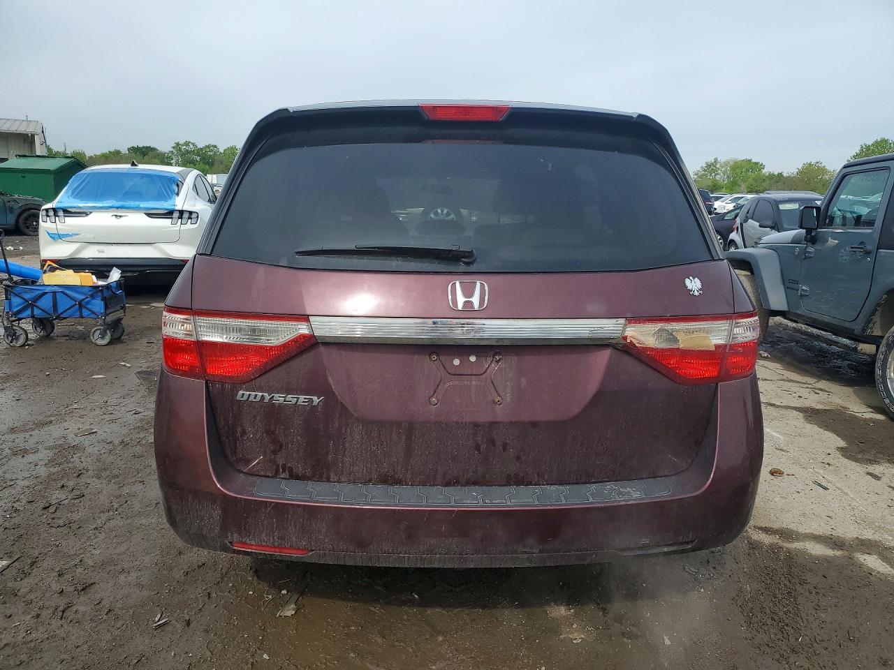 2011 Honda Odyssey Lx Maroon vin: 5FNRL5H28BB021314