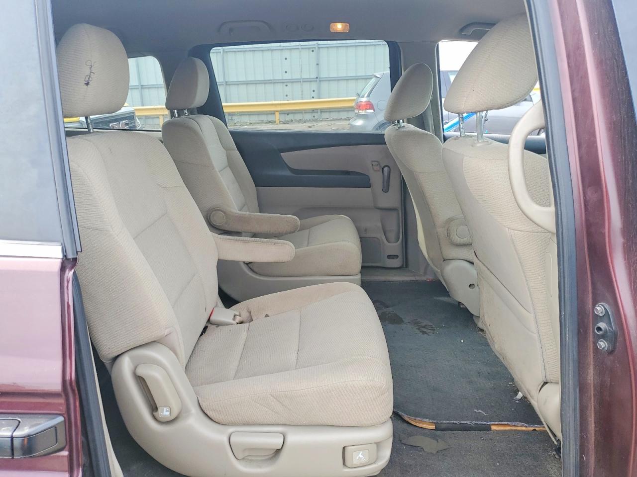 2011 Honda Odyssey Lx Maroon vin: 5FNRL5H28BB021314