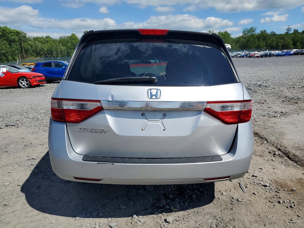 2011 Honda Odyssey Lx Silver vin: 5FNRL5H28BB036136