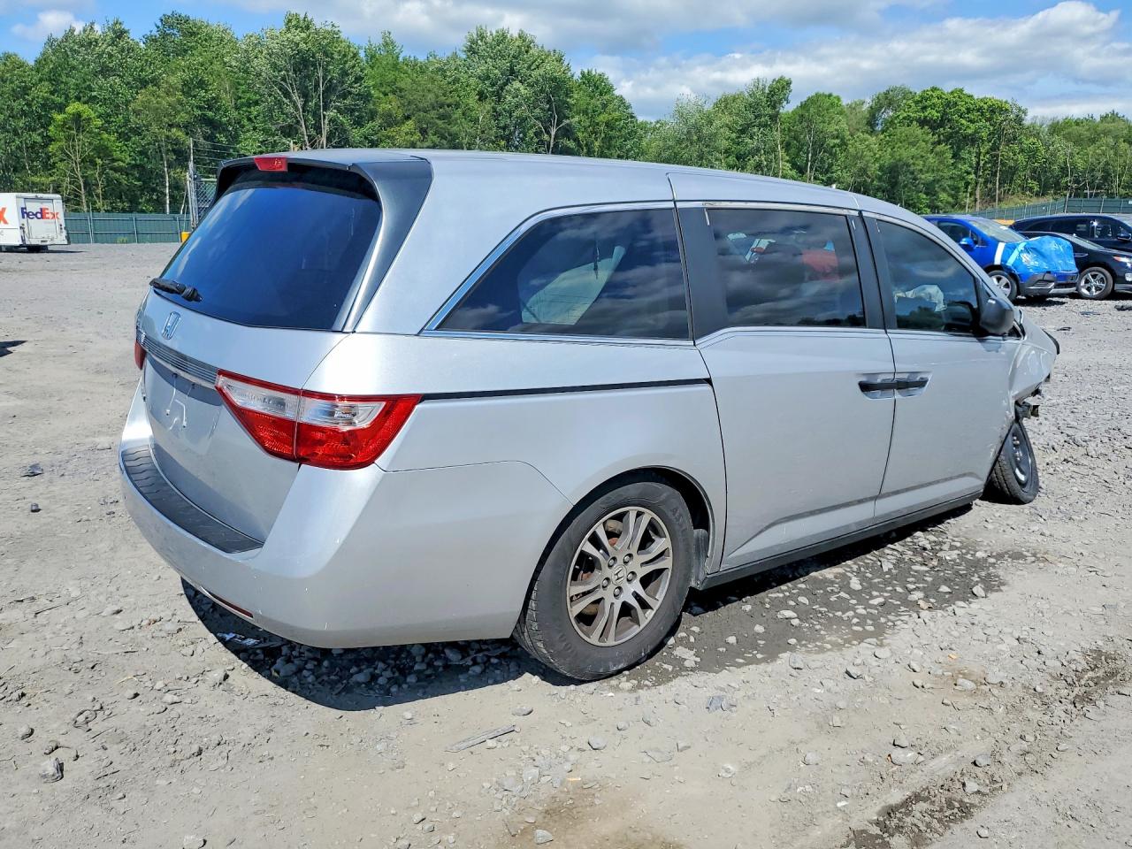 2011 Honda Odyssey Lx Silver vin: 5FNRL5H28BB036136