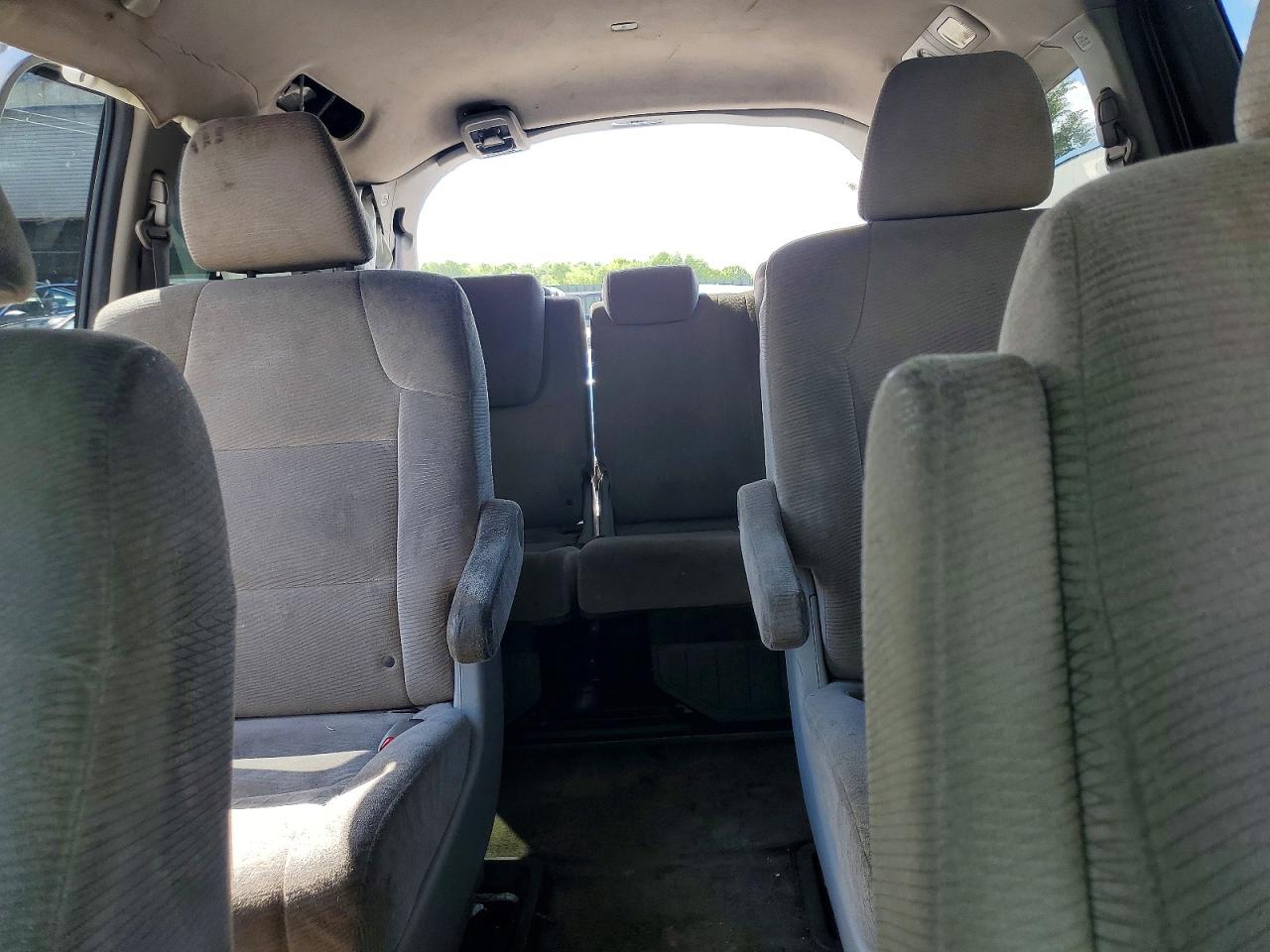 2011 Honda Odyssey Lx Silver vin: 5FNRL5H28BB036136