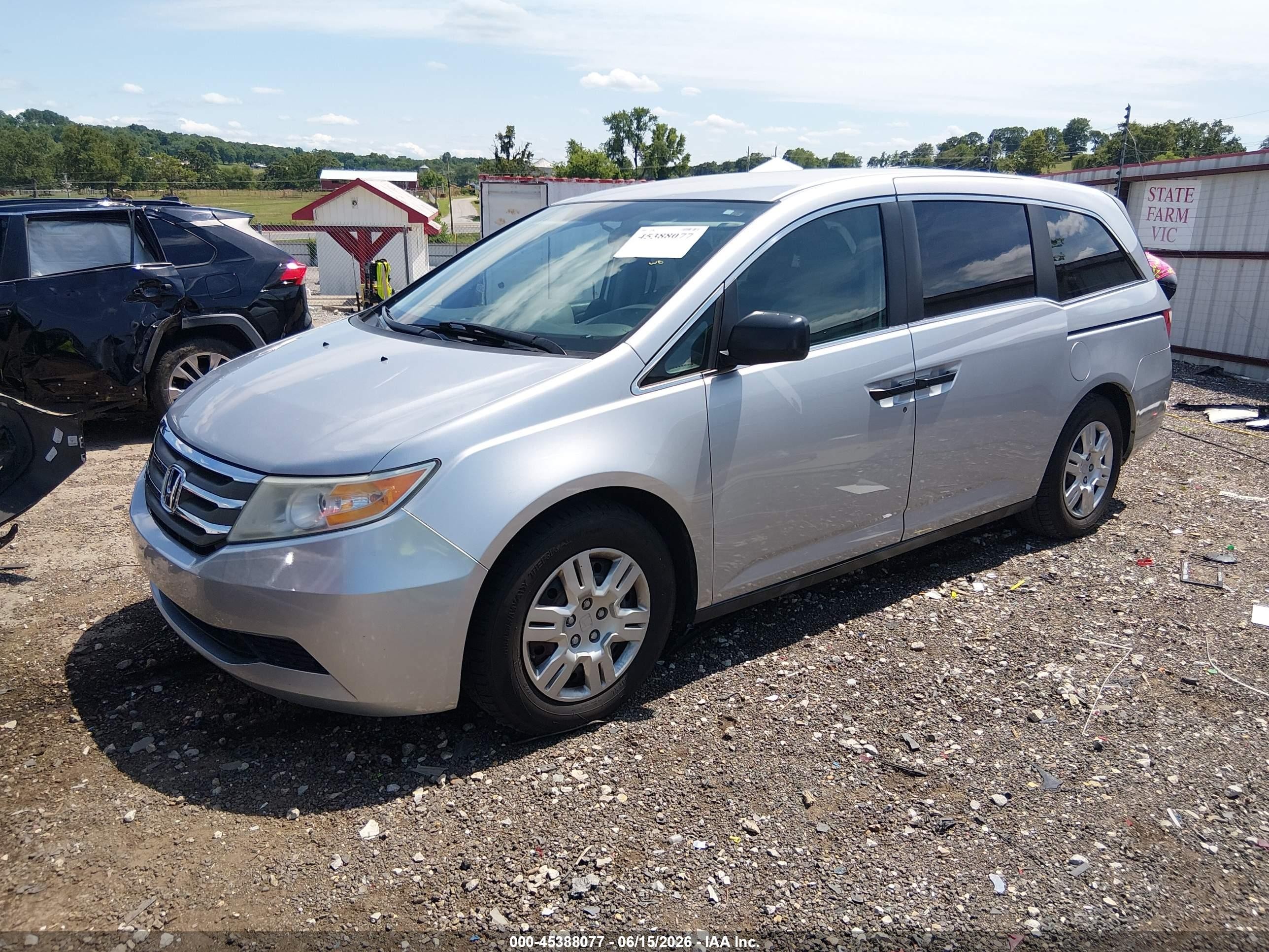 2013 Honda Odyssey Lx Silver vin: 5FNRL5H28DB028816