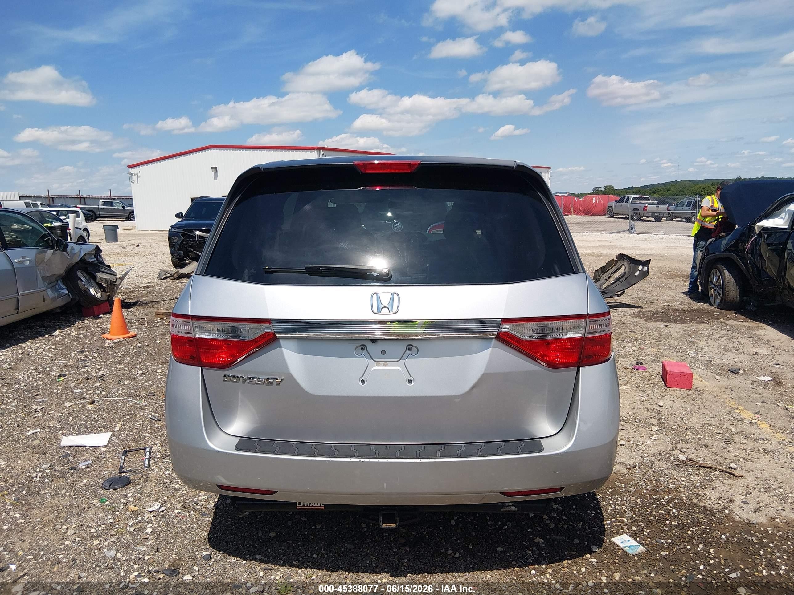 2013 Honda Odyssey Lx Silver vin: 5FNRL5H28DB028816