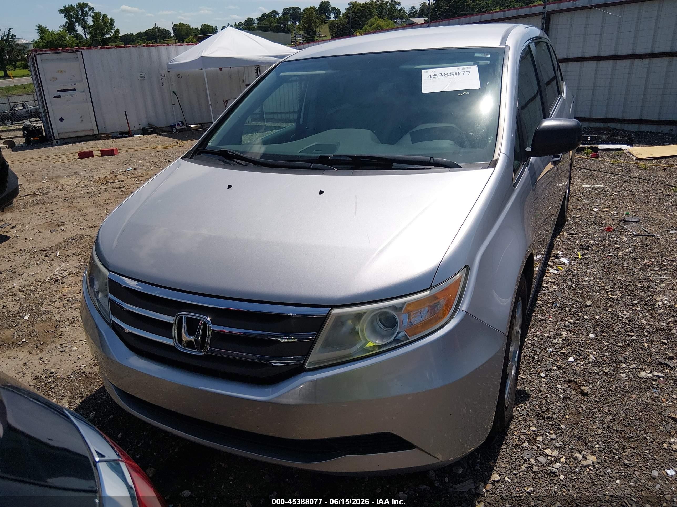 2013 Honda Odyssey Lx Silver vin: 5FNRL5H28DB028816