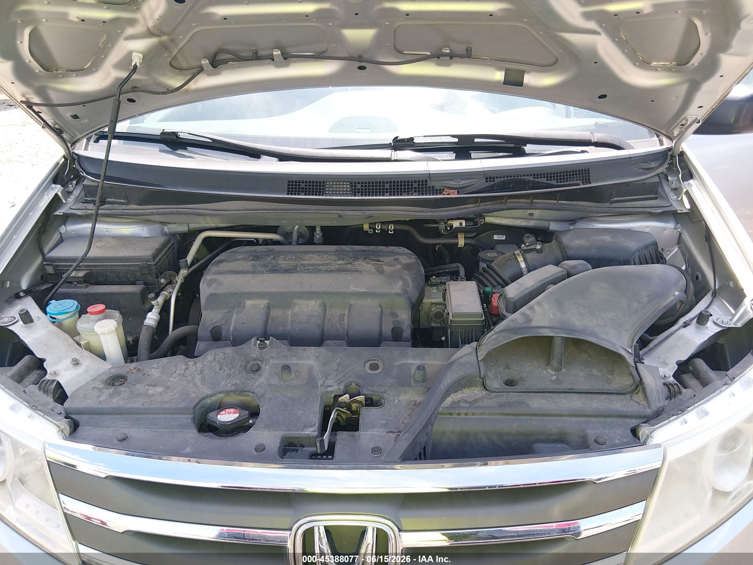 2013 Honda Odyssey Lx Silver vin: 5FNRL5H28DB028816