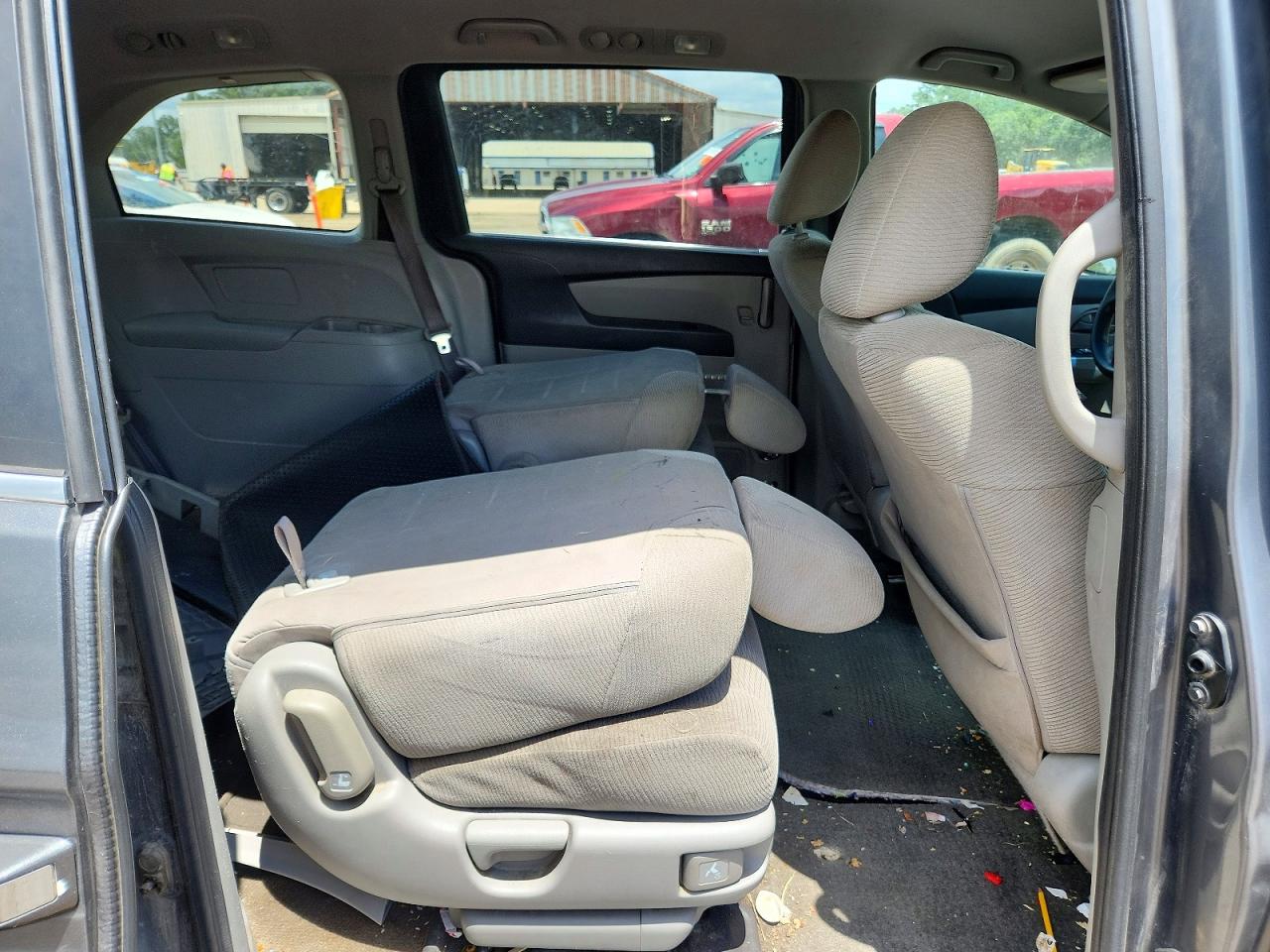 2013 Honda Odyssey Lx Gray vin: 5FNRL5H28DB052906
