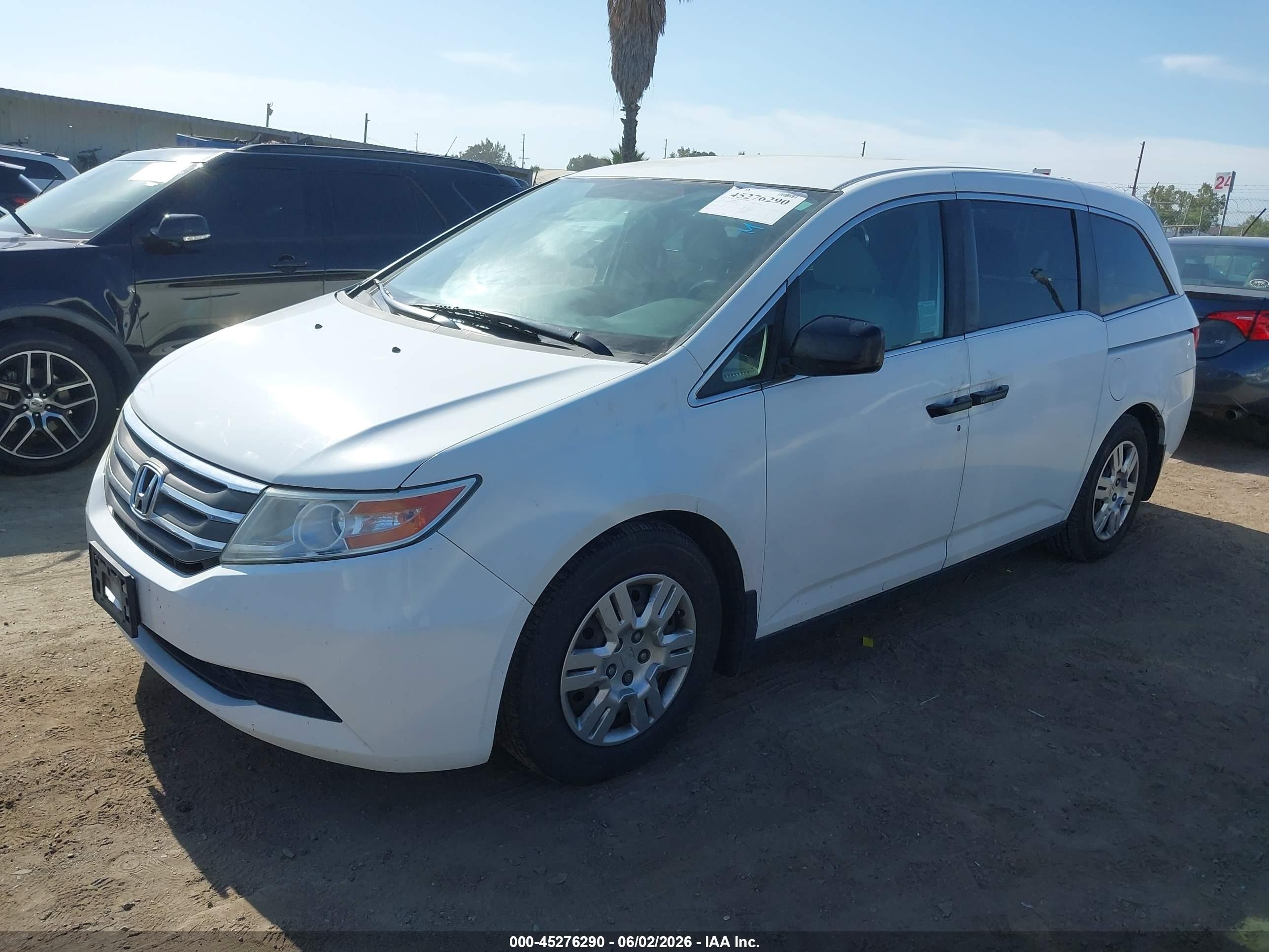 2013 Honda Odyssey Lx White vin: 5FNRL5H28DB068703