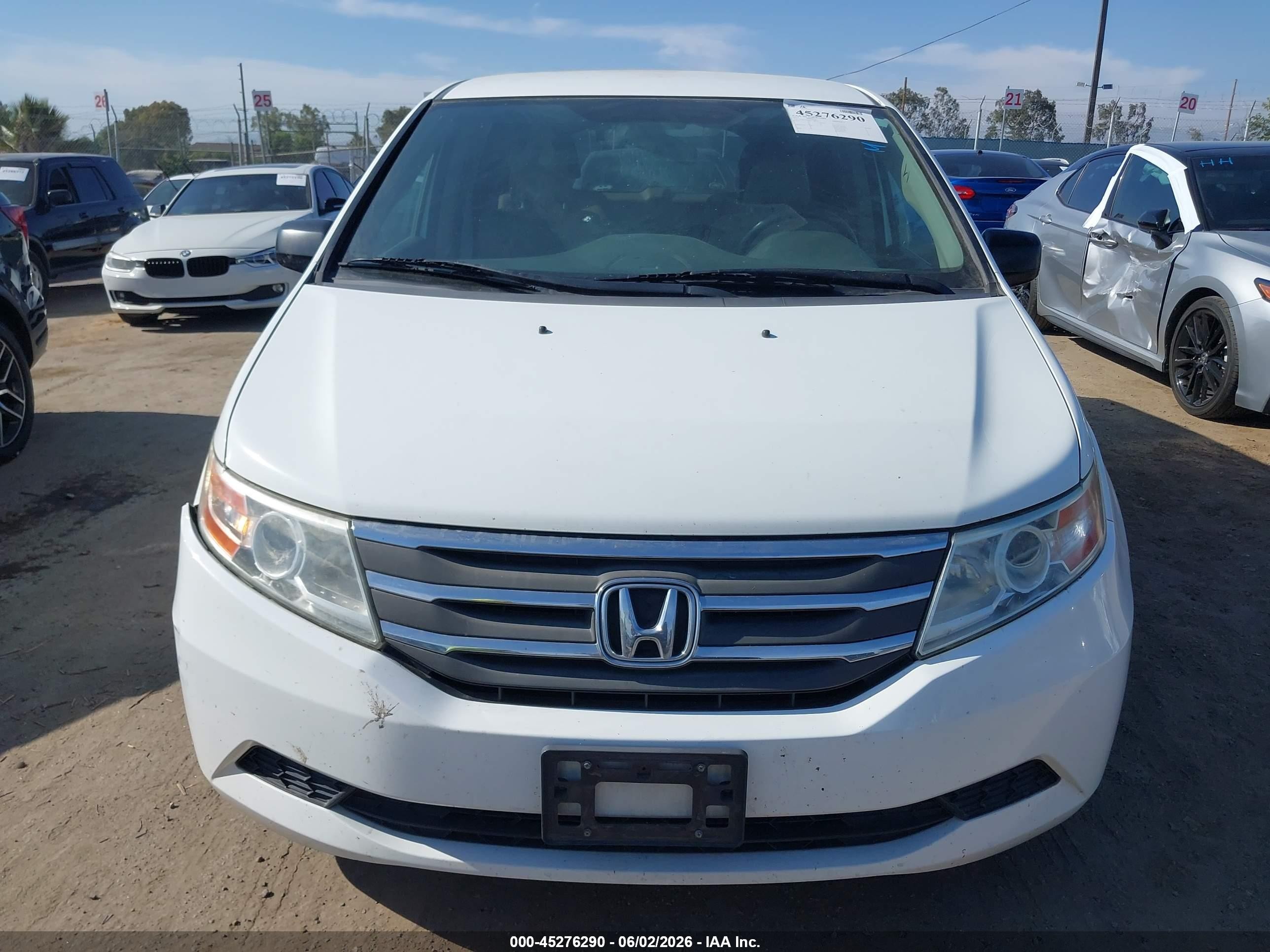 2013 Honda Odyssey Lx White vin: 5FNRL5H28DB068703