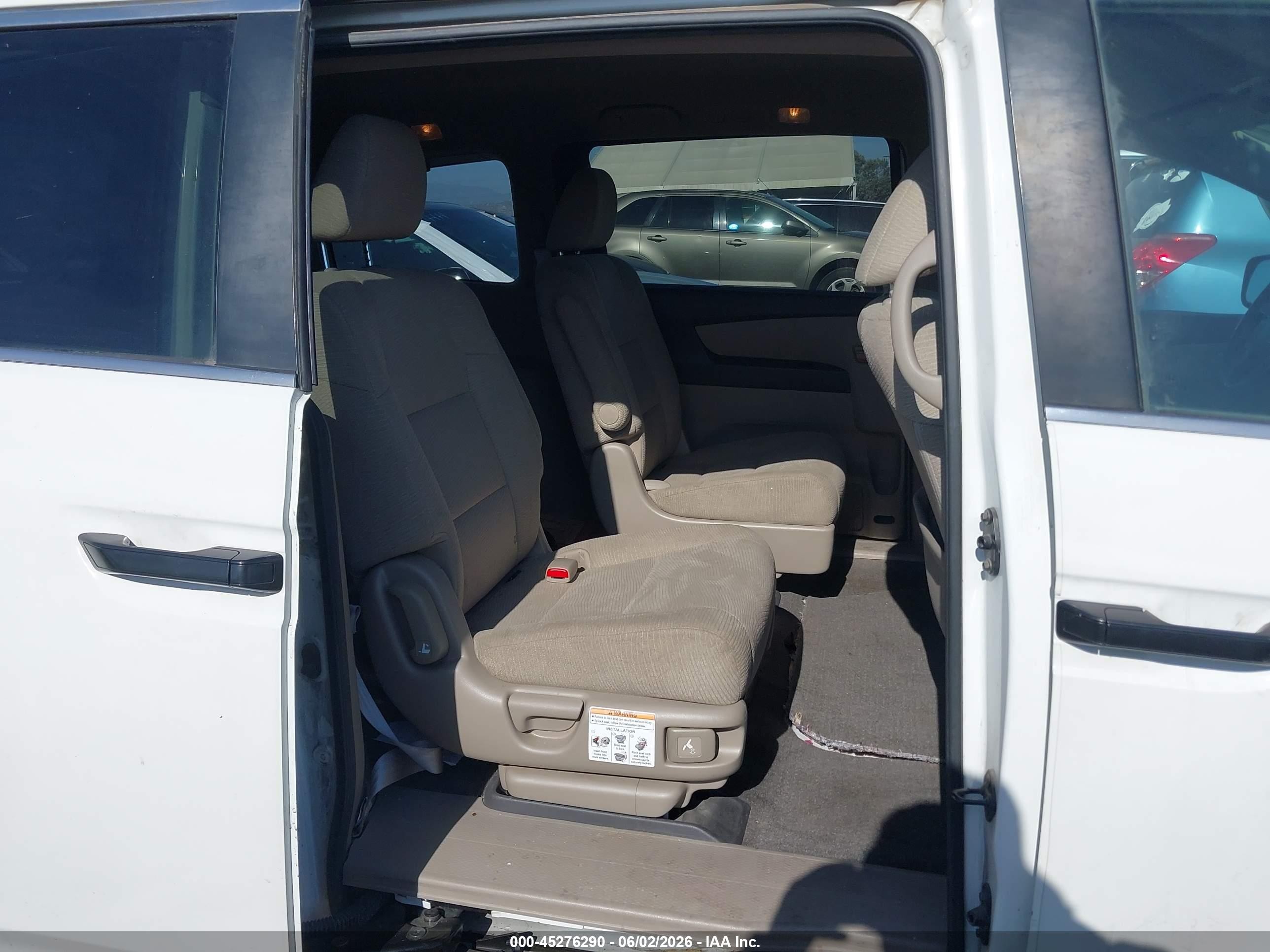 2013 Honda Odyssey Lx White vin: 5FNRL5H28DB068703