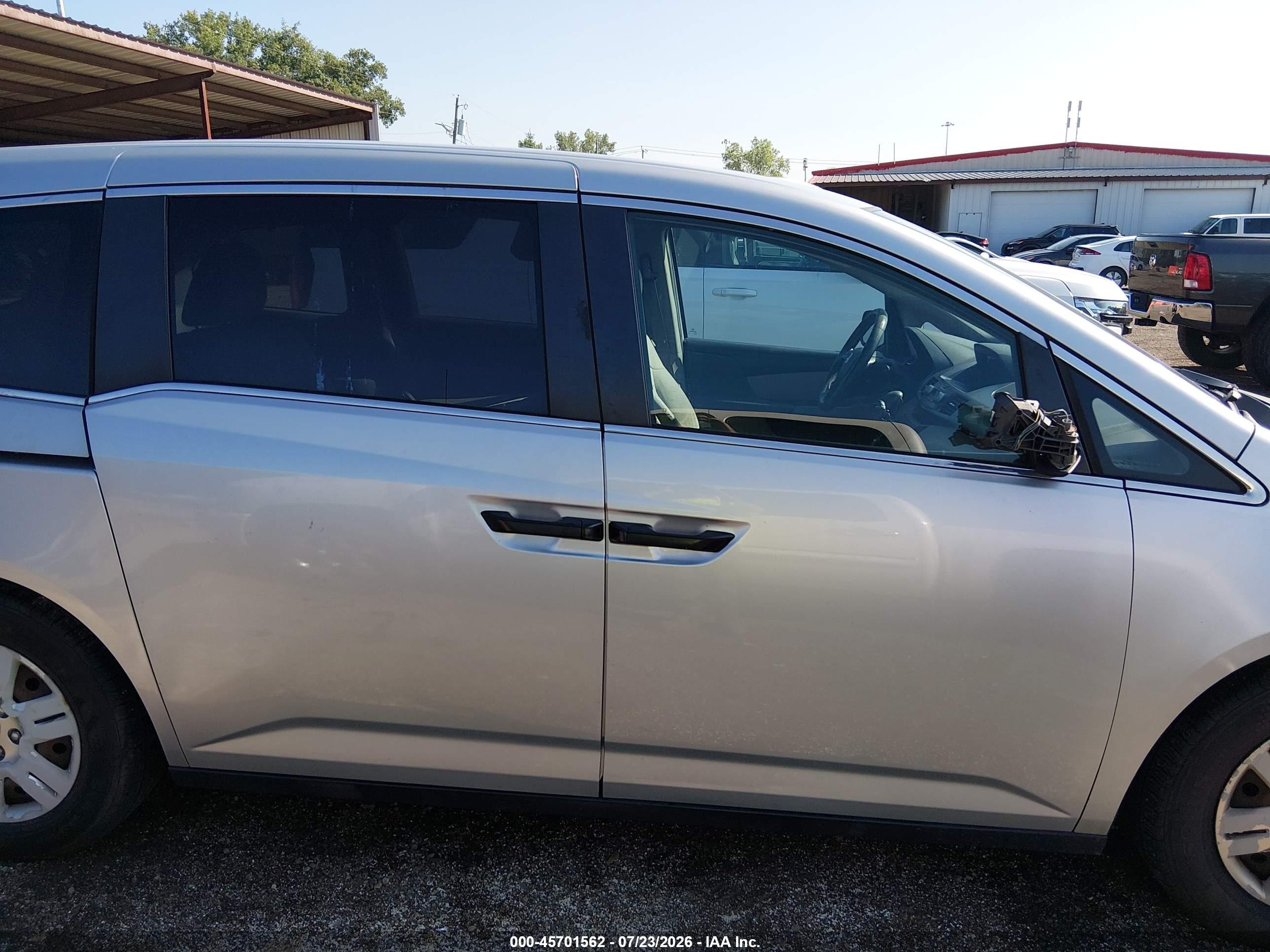2013 Honda Odyssey Lx Silver vin: 5FNRL5H28DB075506