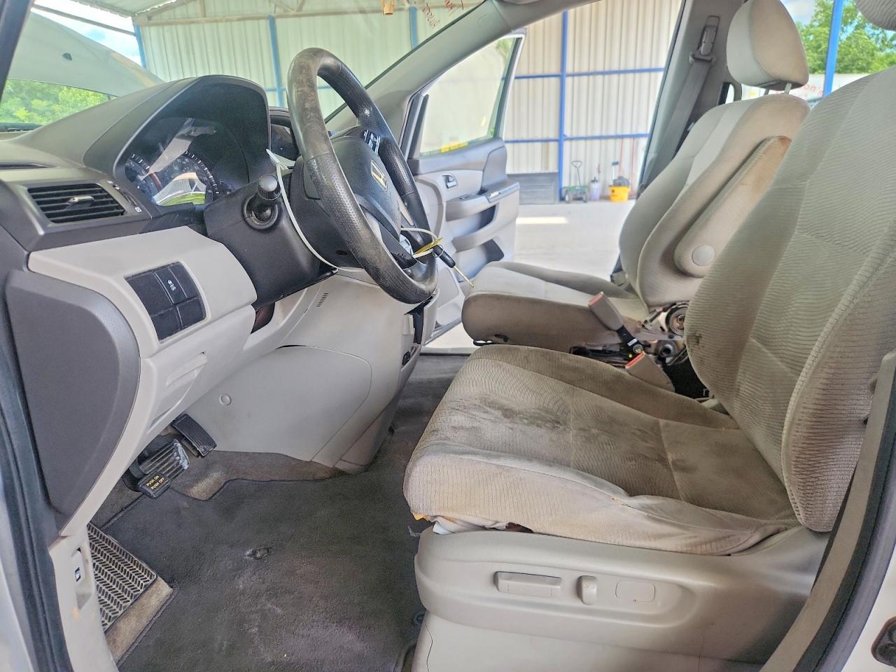2011 Honda Odyssey Lx Silver vin: 5FNRL5H29BB006806
