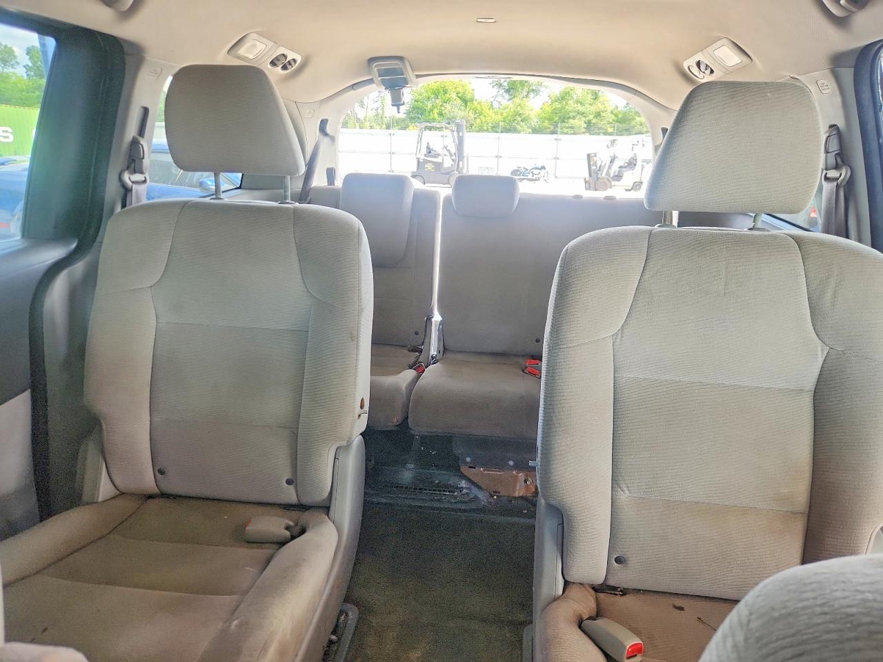 2011 Honda Odyssey Lx Silver vin: 5FNRL5H29BB006806