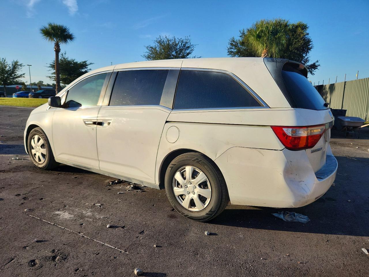 2011 Honda Odyssey Lx Белый vin: 5FNRL5H29BB054709