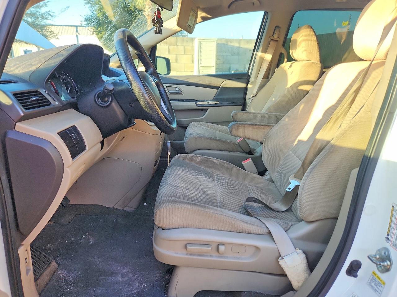 2011 Honda Odyssey Lx Белый vin: 5FNRL5H29BB054709