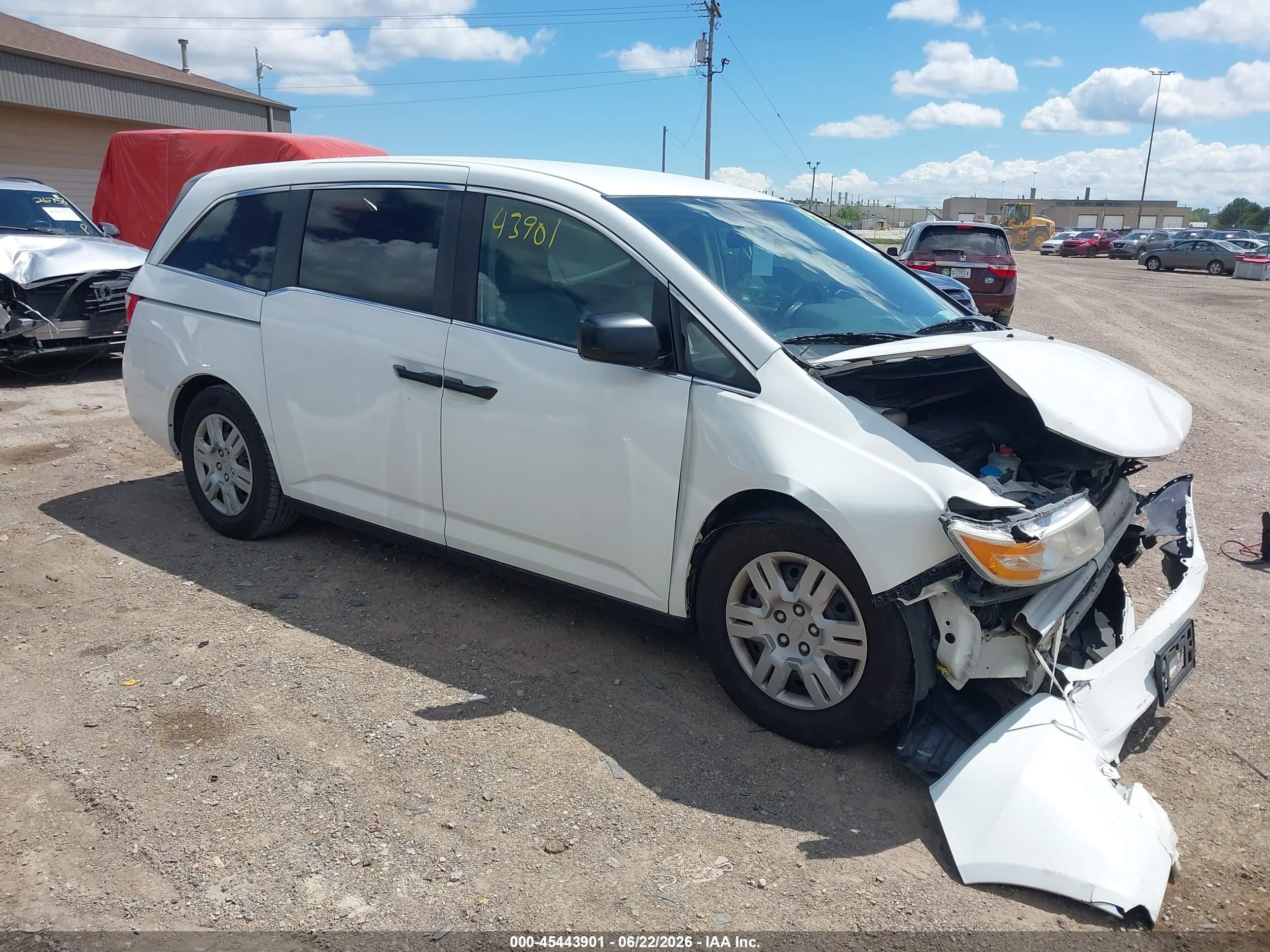 2012 Honda Odyssey Lx White vin: 5FNRL5H29CB056445