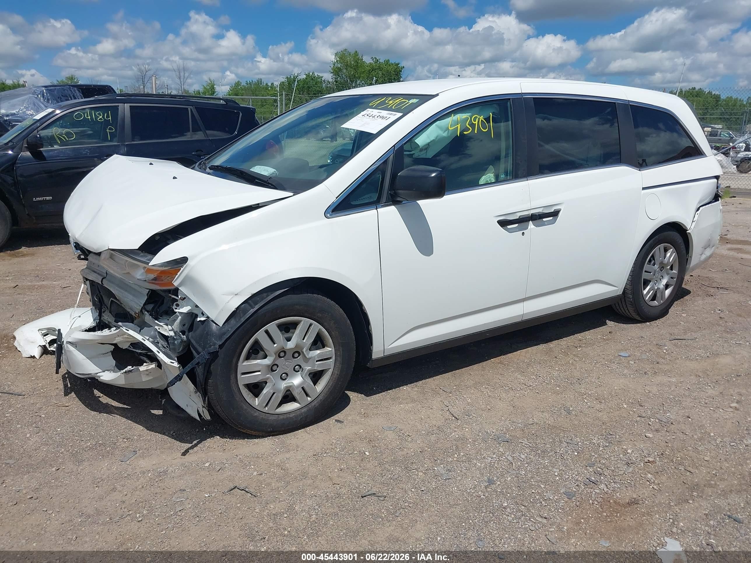 2012 Honda Odyssey Lx White vin: 5FNRL5H29CB056445