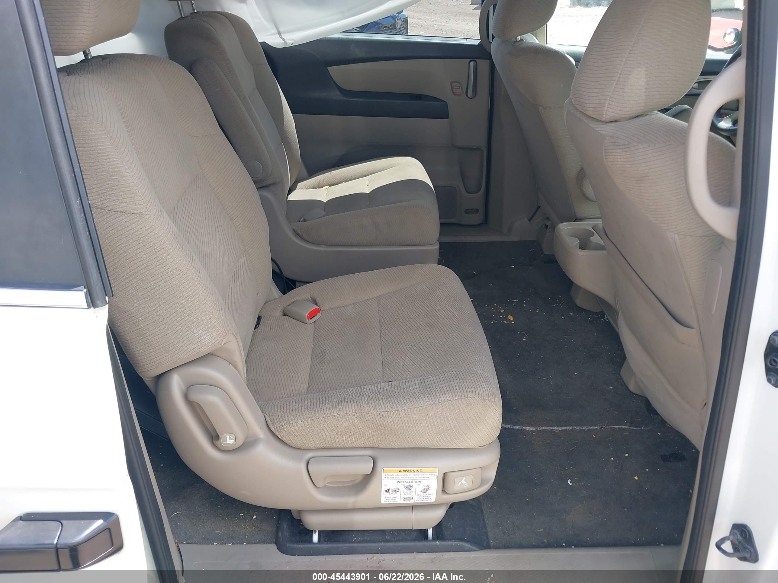2012 Honda Odyssey Lx White vin: 5FNRL5H29CB056445