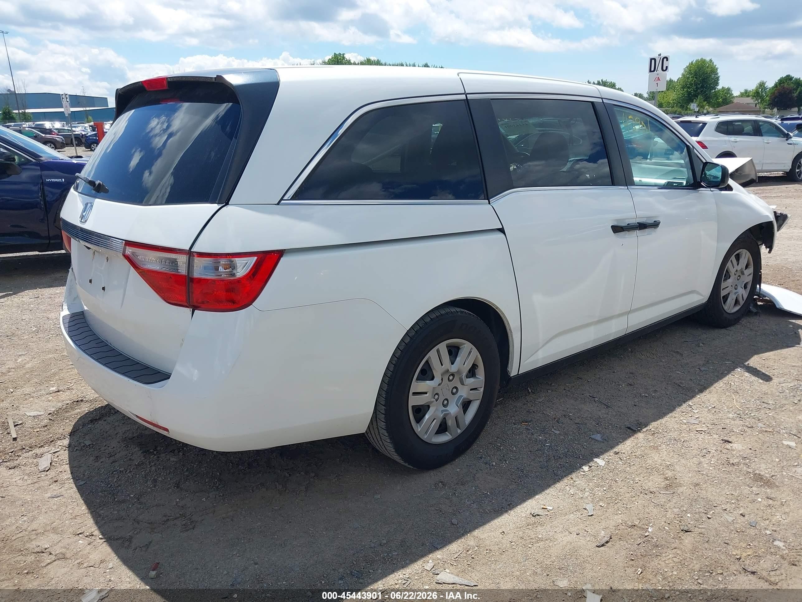 2012 Honda Odyssey Lx White vin: 5FNRL5H29CB056445