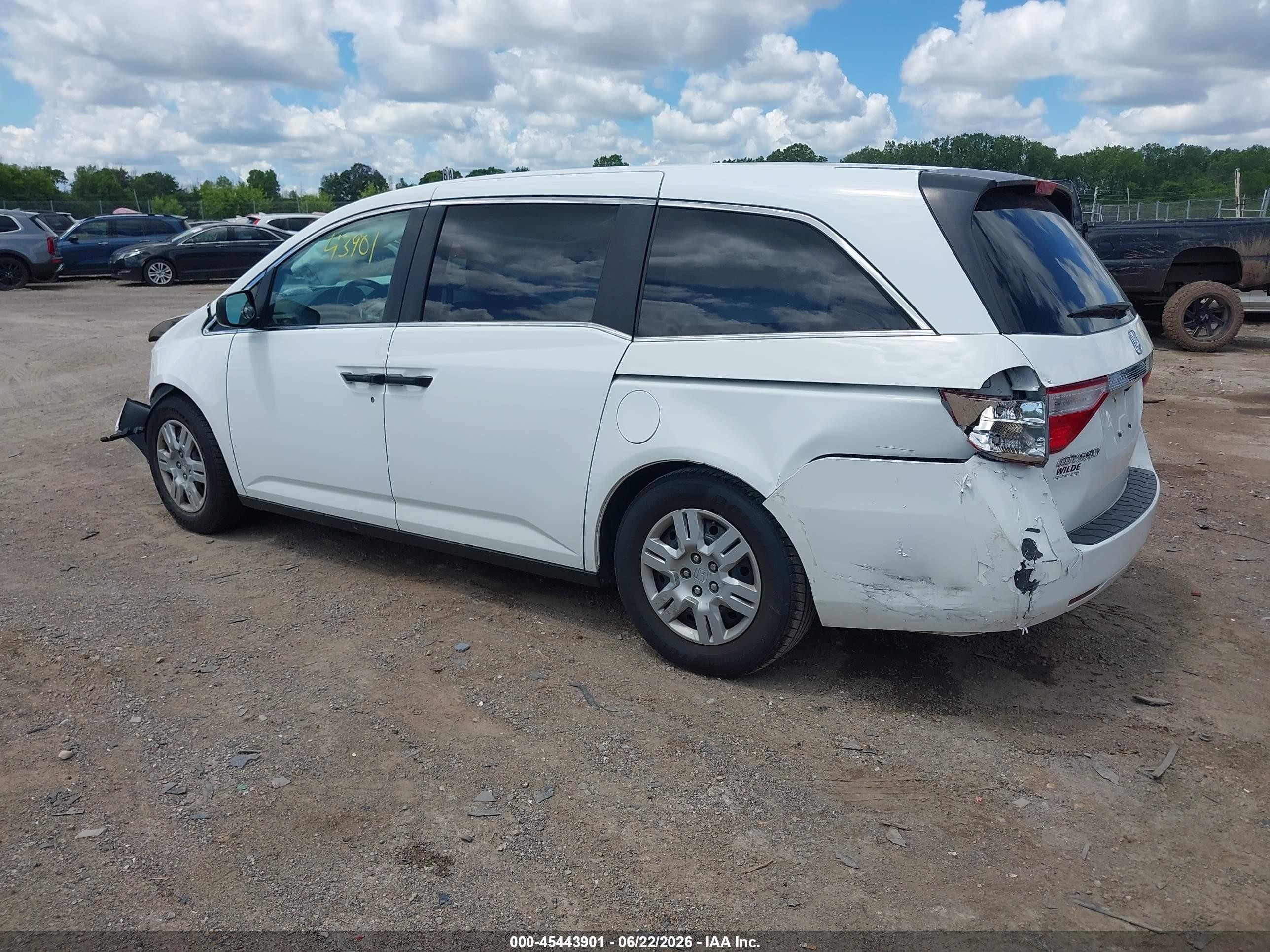 2012 Honda Odyssey Lx White vin: 5FNRL5H29CB056445