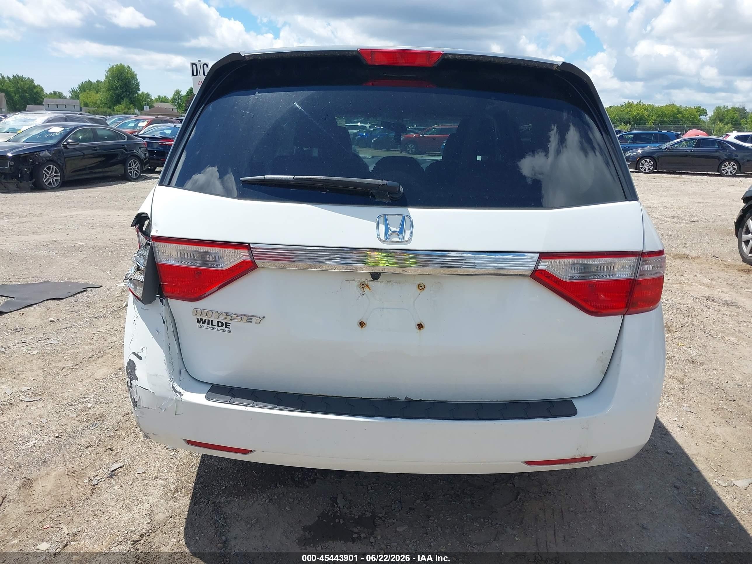 2012 Honda Odyssey Lx White vin: 5FNRL5H29CB056445