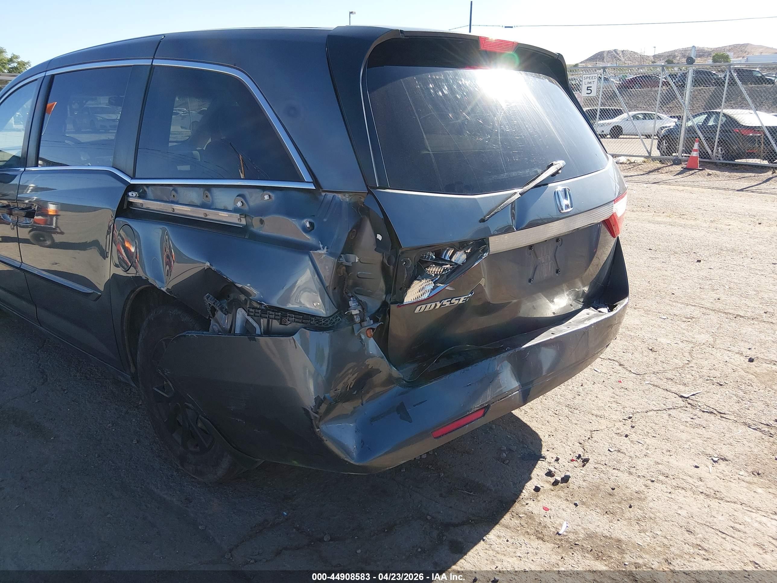 2013 Honda Odyssey Lx Gray vin: 5FNRL5H29DB030722