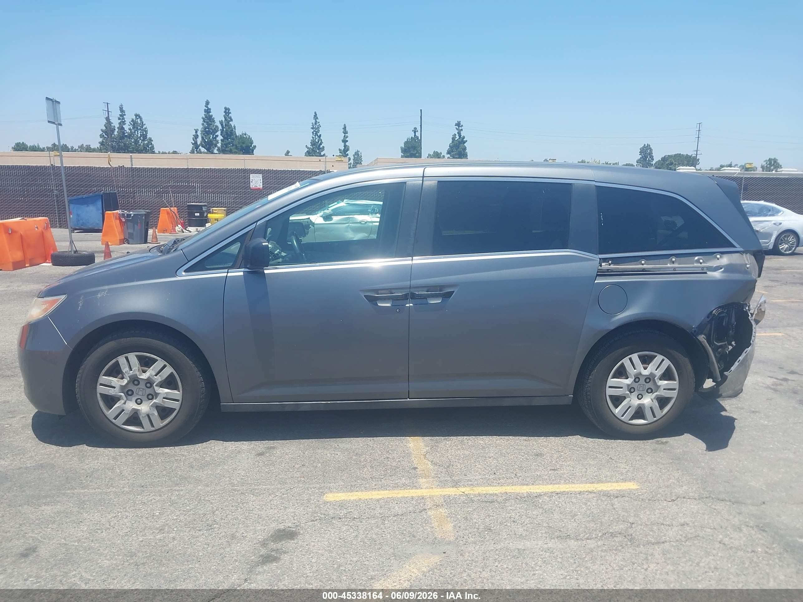 2013 Honda Odyssey Lx Gray vin: 5FNRL5H29DB058374