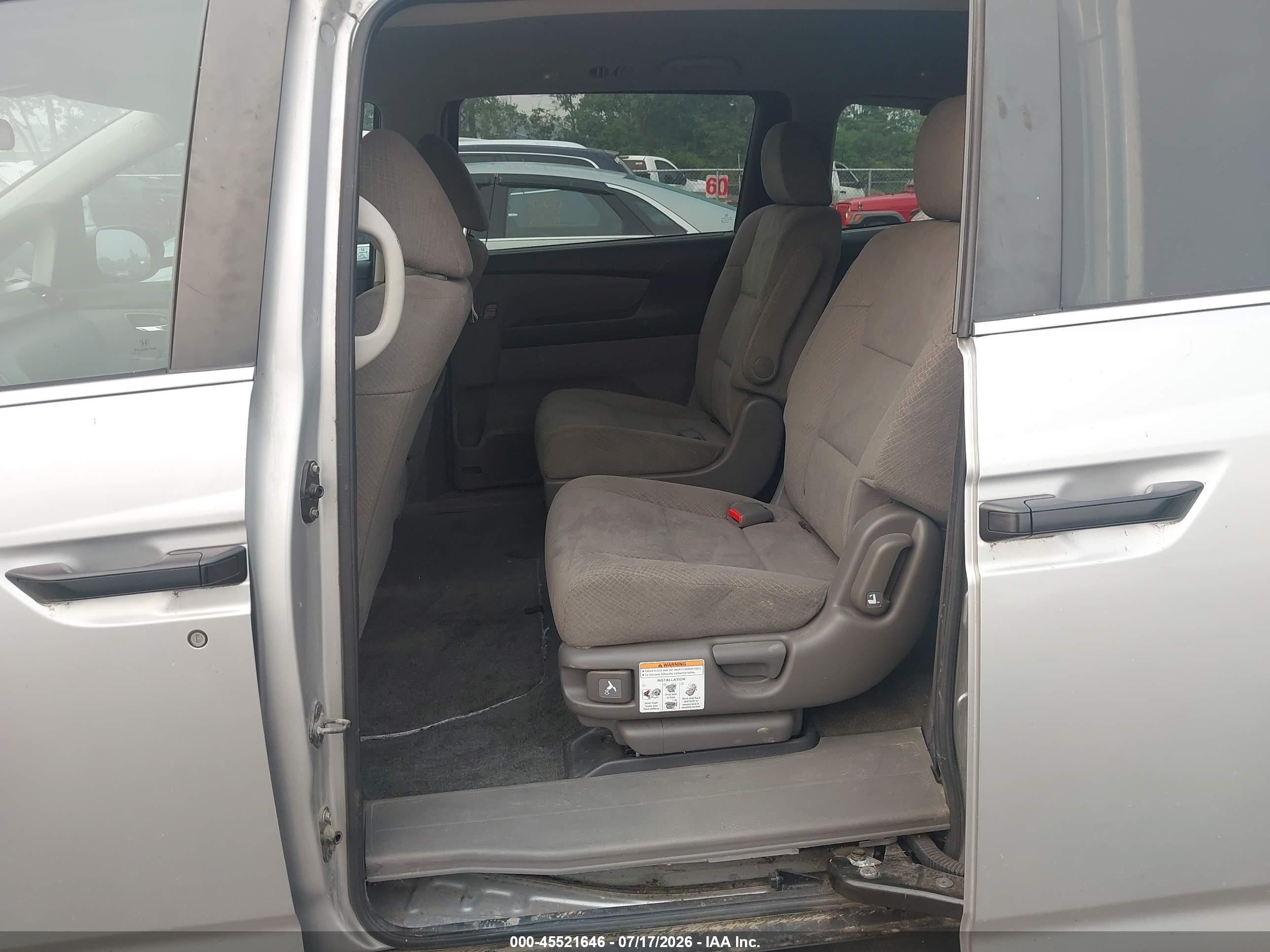 2014 Honda Odyssey Lx Silver vin: 5FNRL5H29EB056951