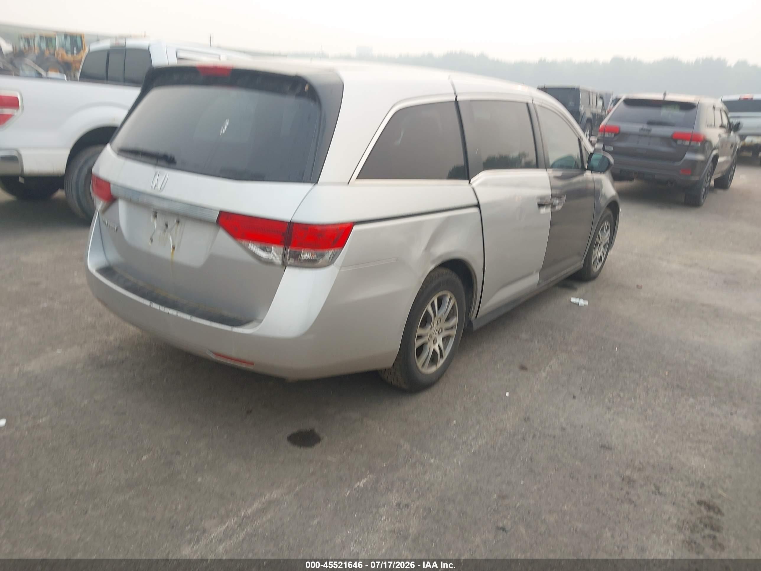 2014 Honda Odyssey Lx Silver vin: 5FNRL5H29EB056951