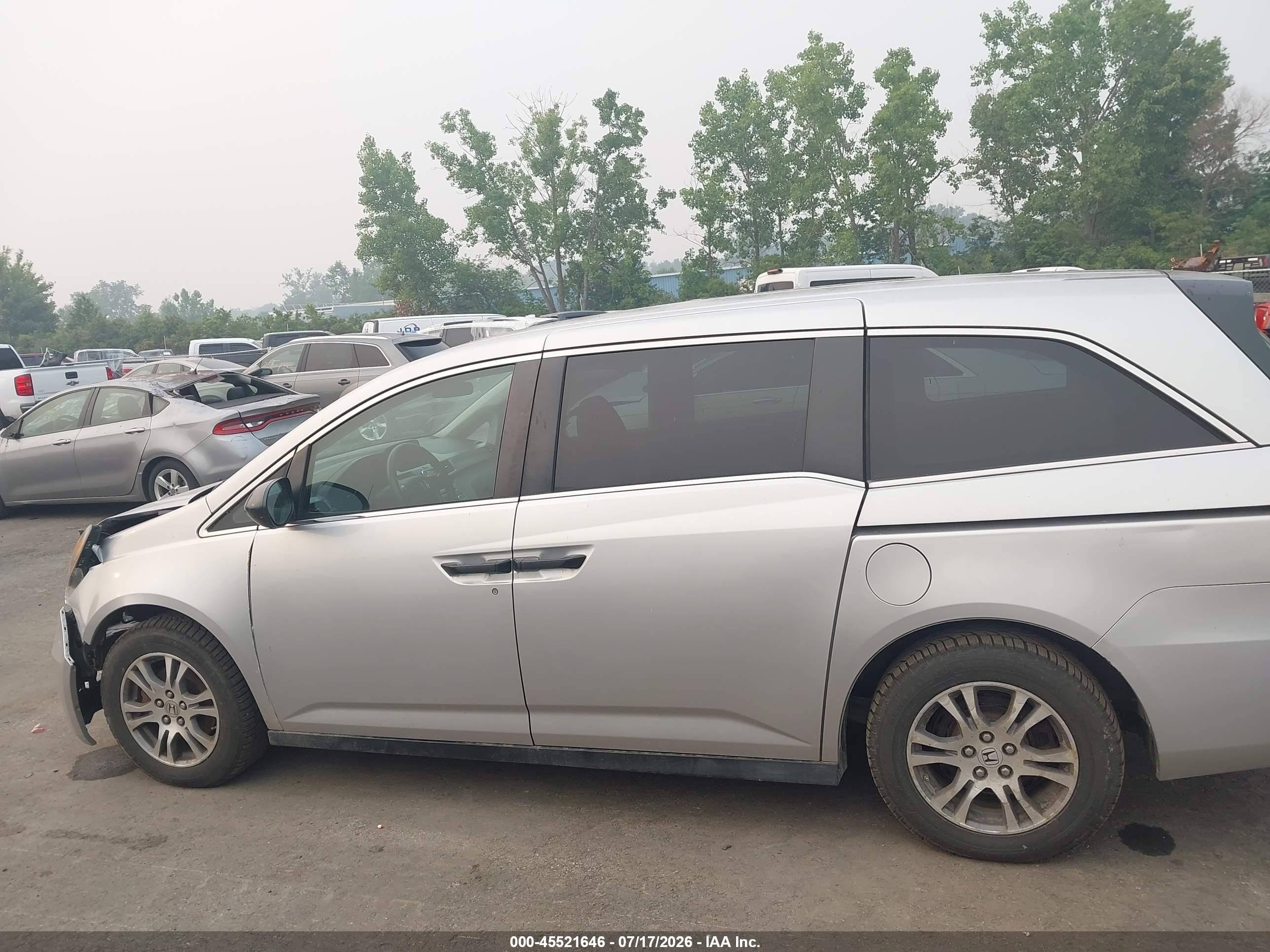 2014 Honda Odyssey Lx Silver vin: 5FNRL5H29EB056951