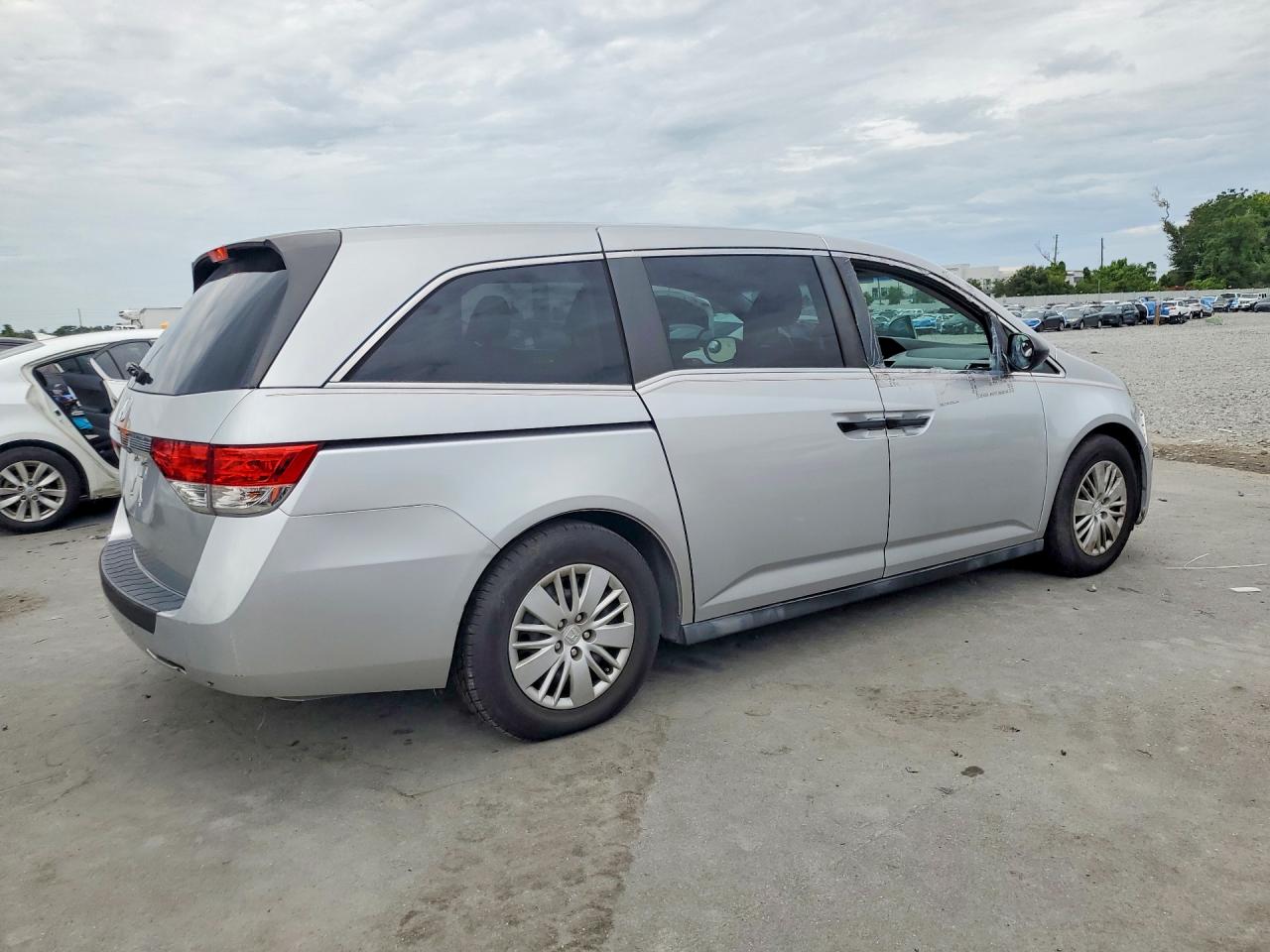 2014 Honda Odyssey Lx Silver vin: 5FNRL5H29EB062278