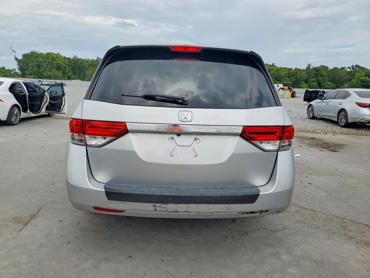 2014 Honda Odyssey Lx Silver vin: 5FNRL5H29EB062278