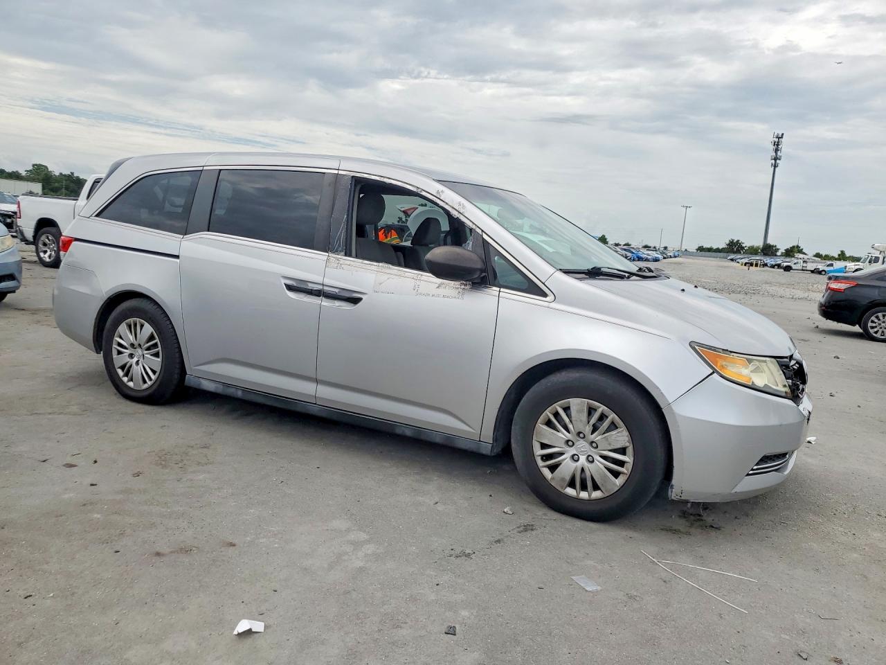 2014 Honda Odyssey Lx Silver vin: 5FNRL5H29EB062278