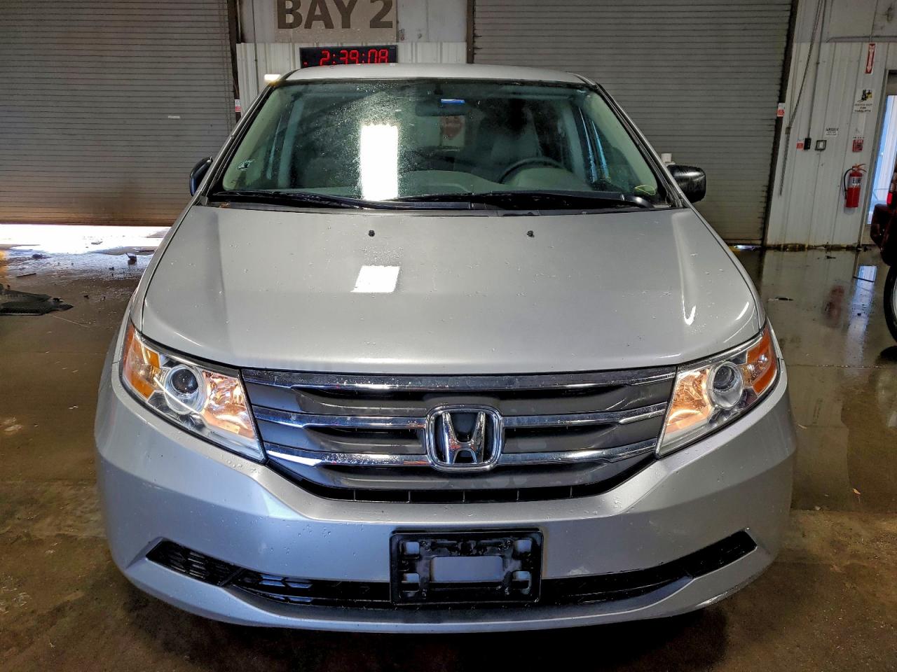 2011 Honda Odyssey Lx Silver vin: 5FNRL5H2XBB014428