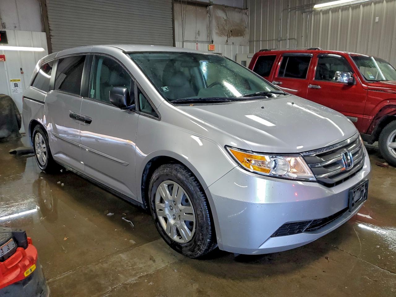 2011 Honda Odyssey Lx Silver vin: 5FNRL5H2XBB014428