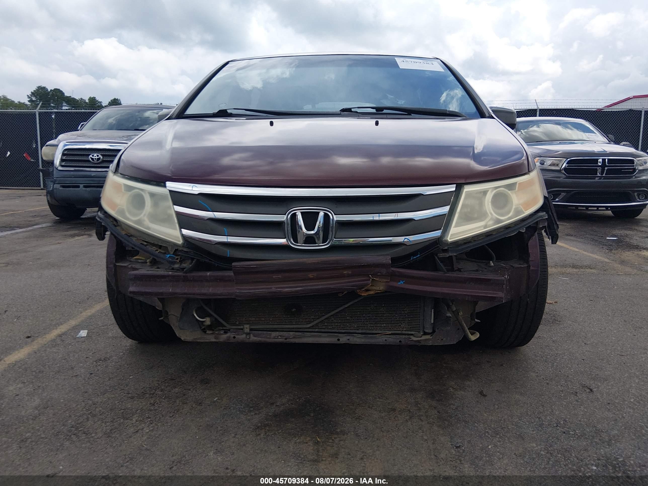 2011 Honda Odyssey Lx Burgundy vin: 5FNRL5H2XBB021315