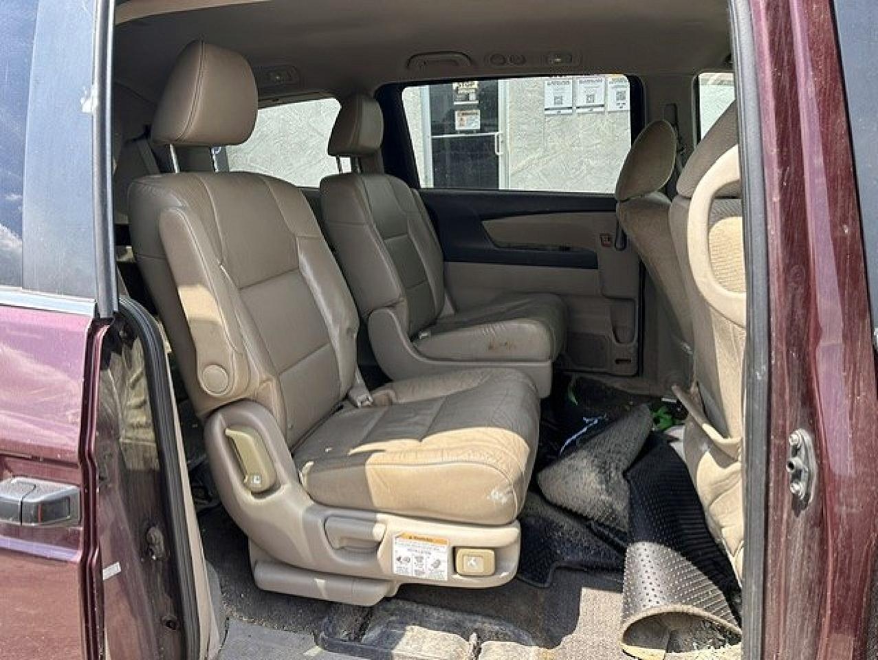 2011 Honda Odyssey Lx Burgundy vin: 5FNRL5H2XBB035697